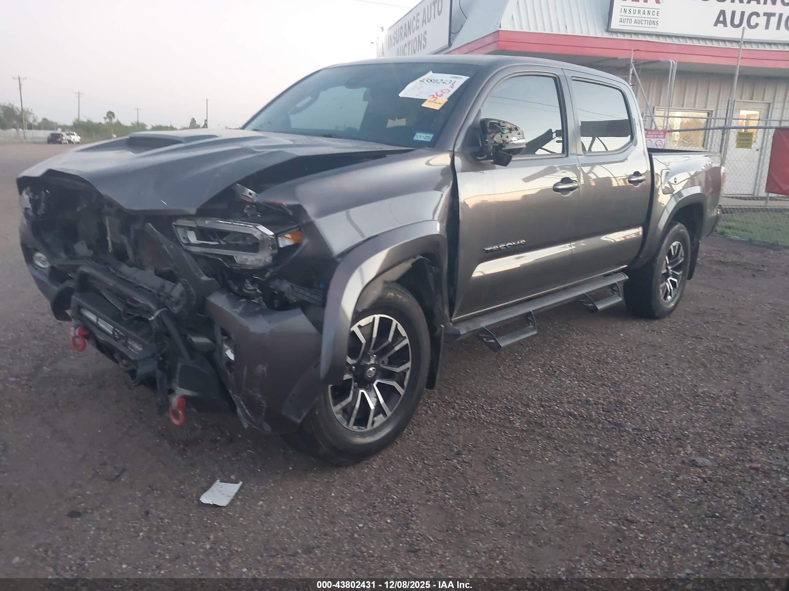 TOYOTA TACOMA image 2