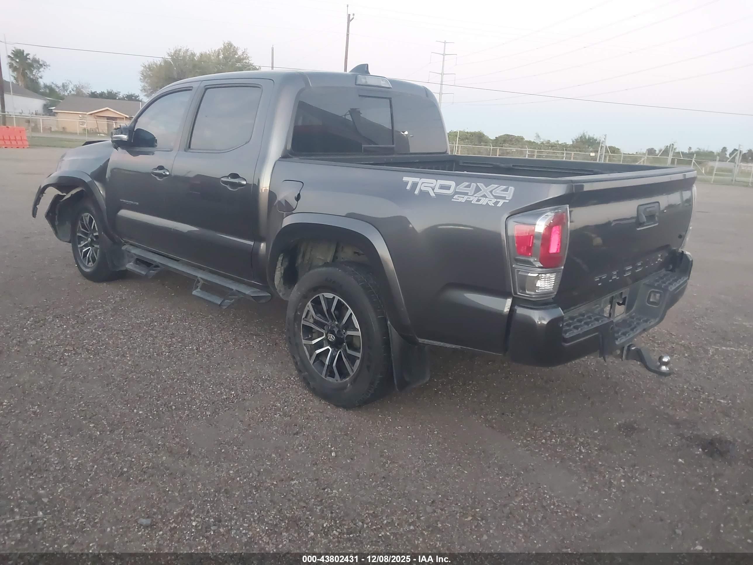 TOYOTA TACOMA image 3