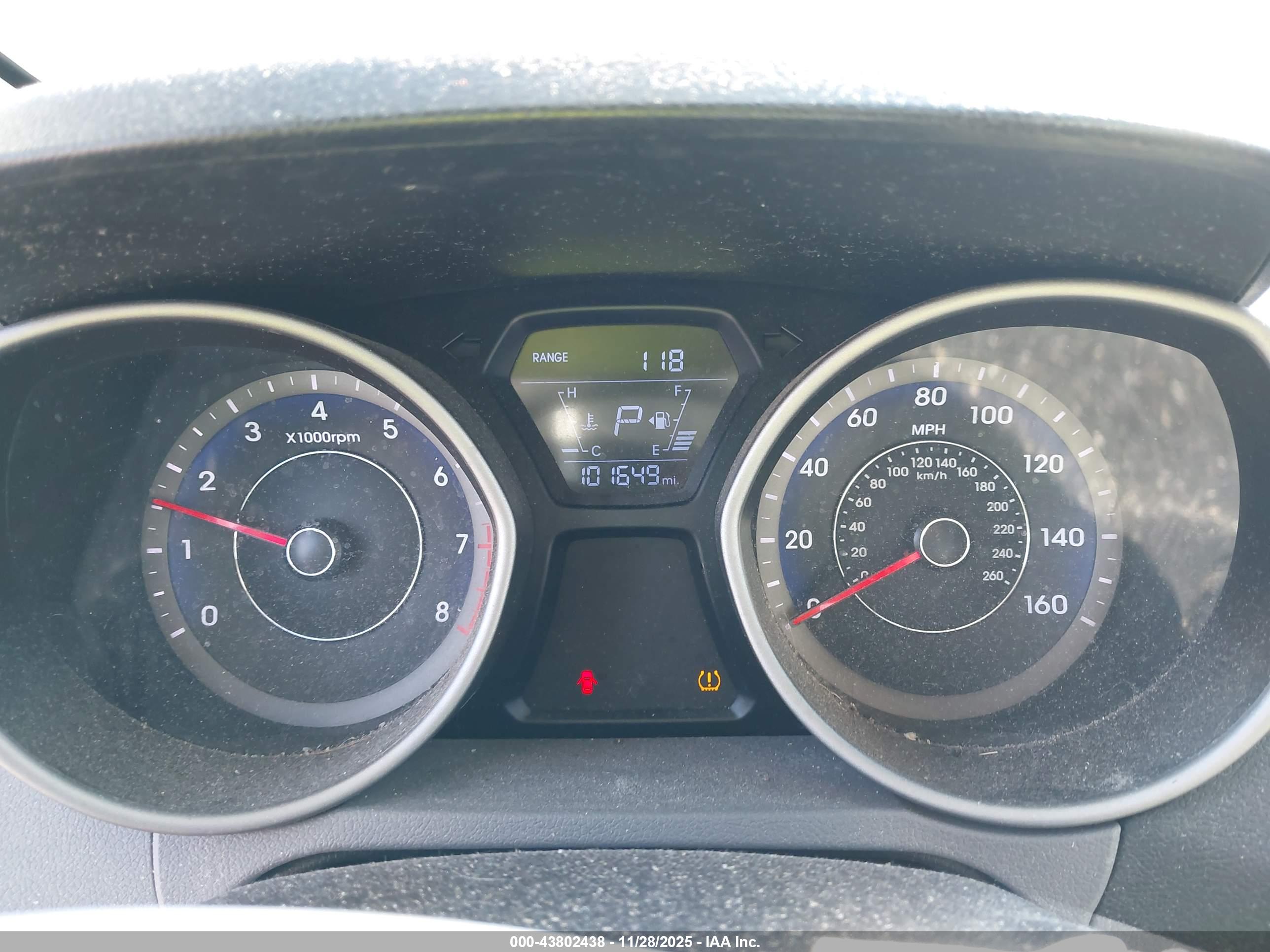HYUNDAI ELANTRA image 7