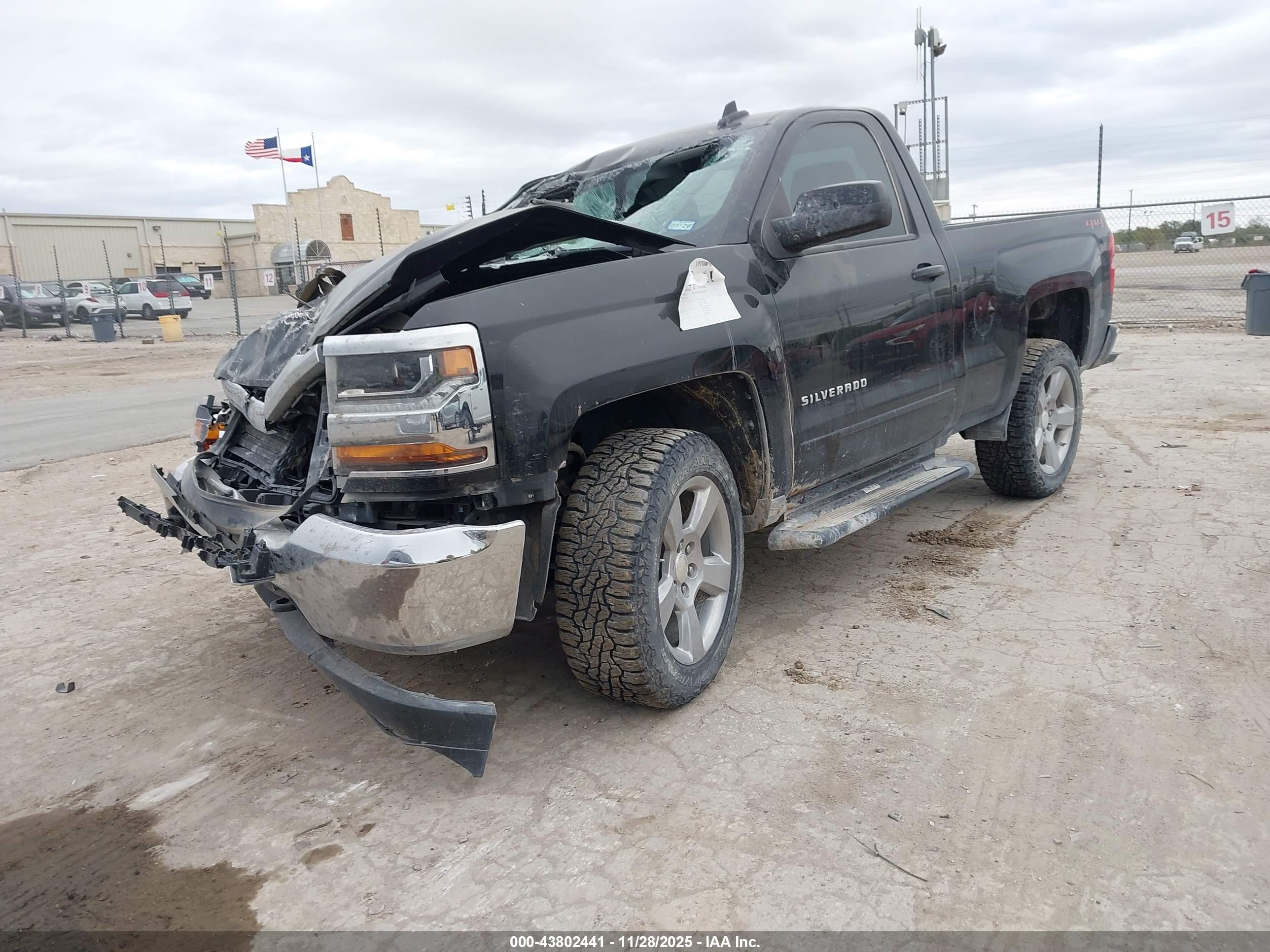 CHEVROLET SILVERADO image 2