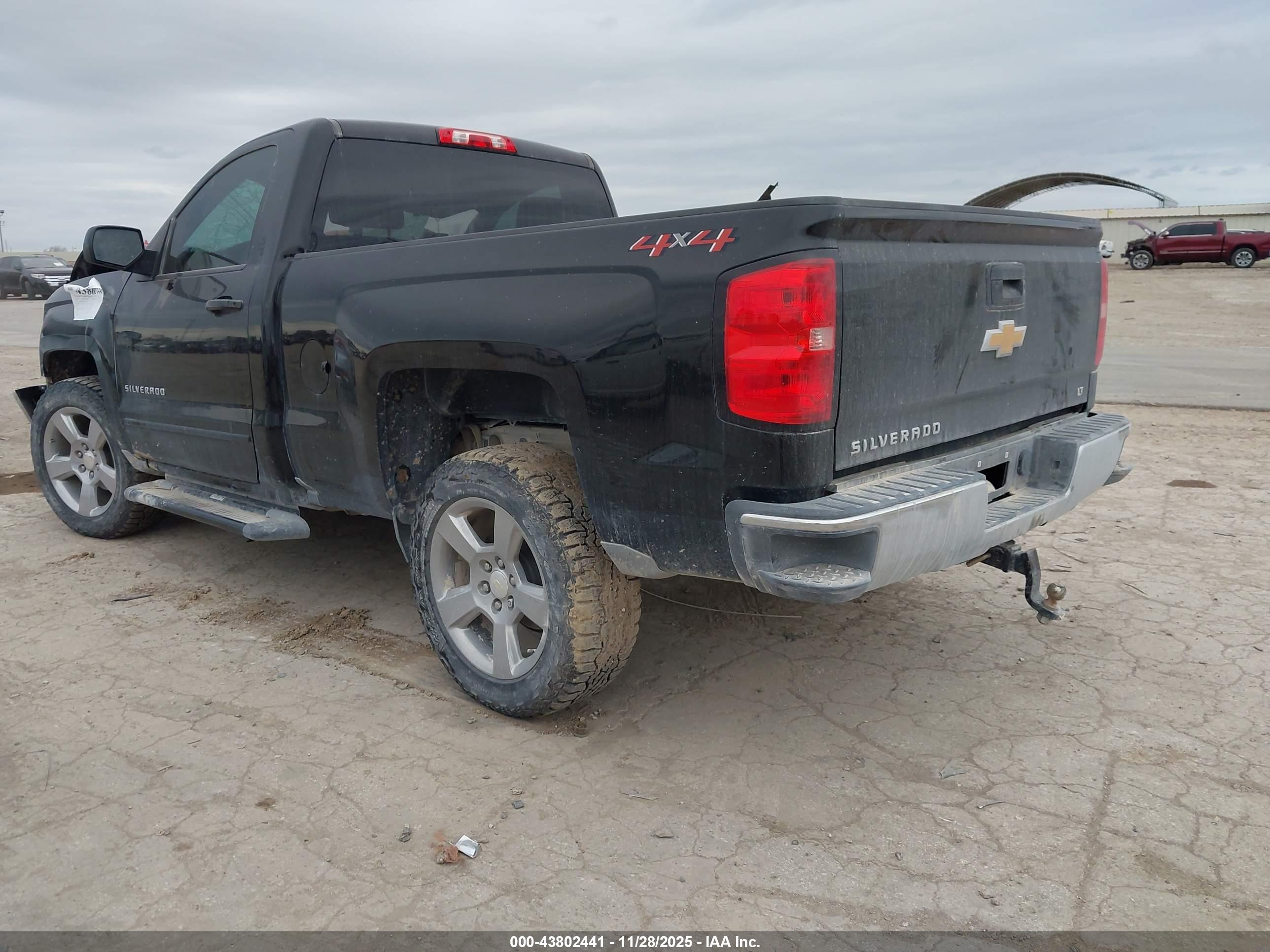 CHEVROLET SILVERADO image 3