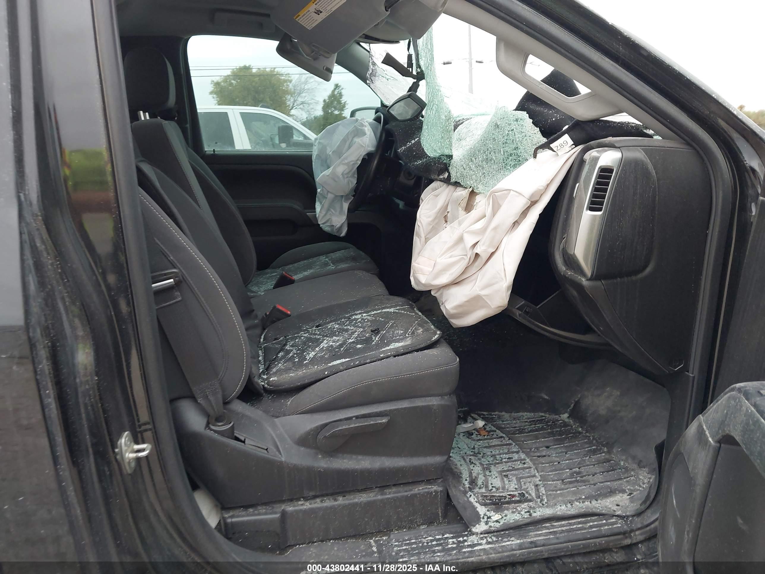CHEVROLET SILVERADO image 5
