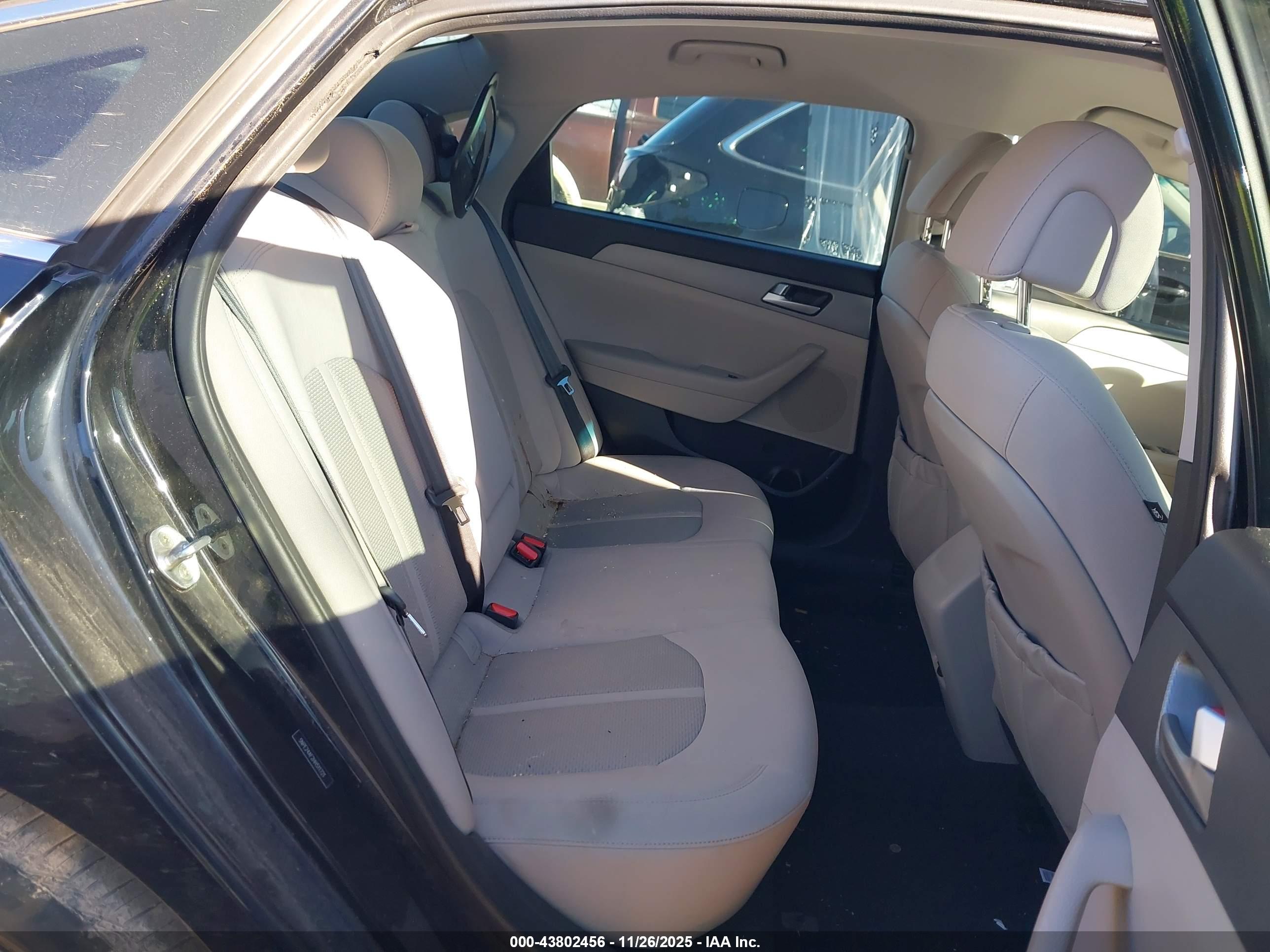 HYUNDAI SONATA image 8