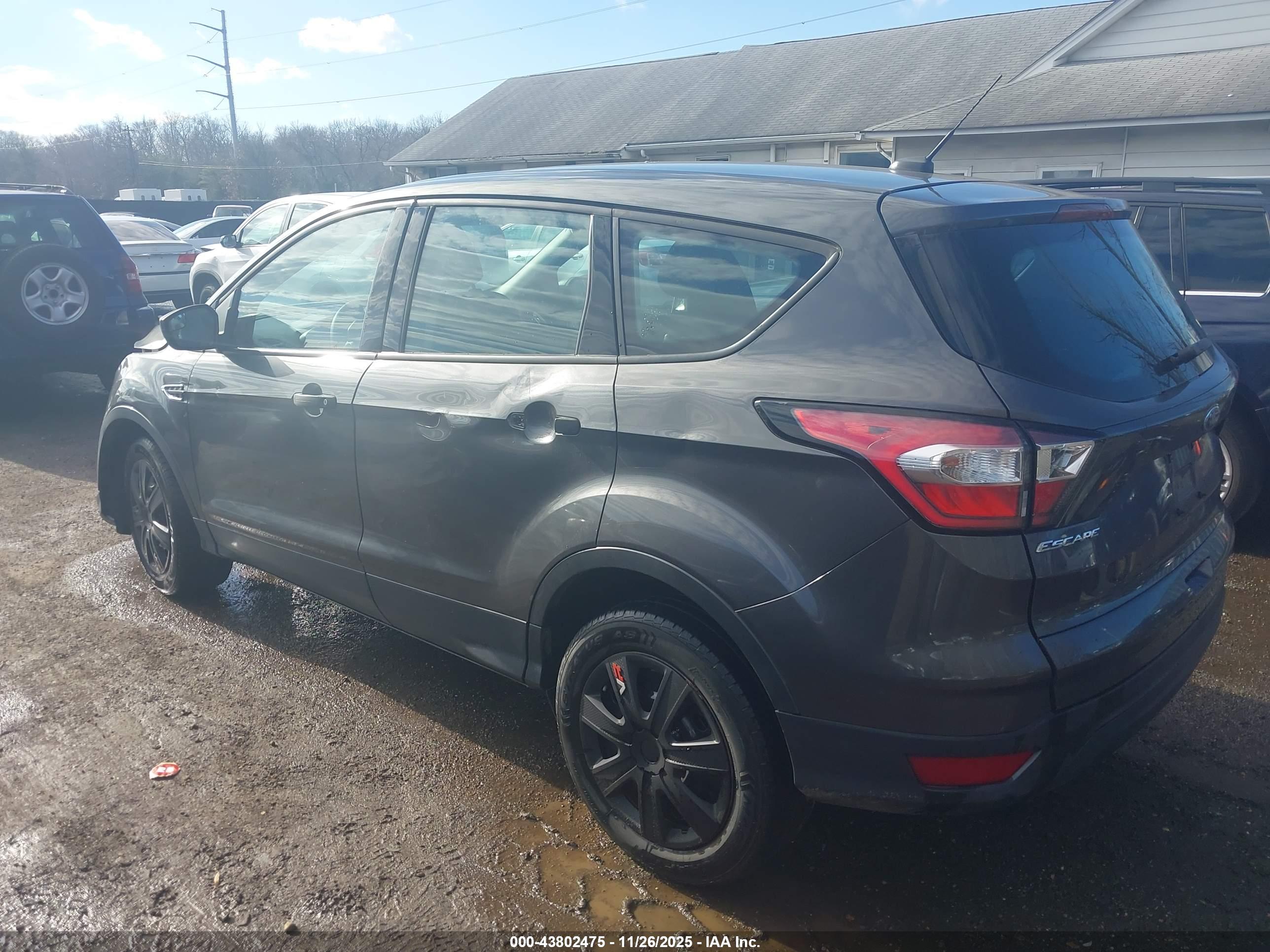 FORD ESCAPE image 3