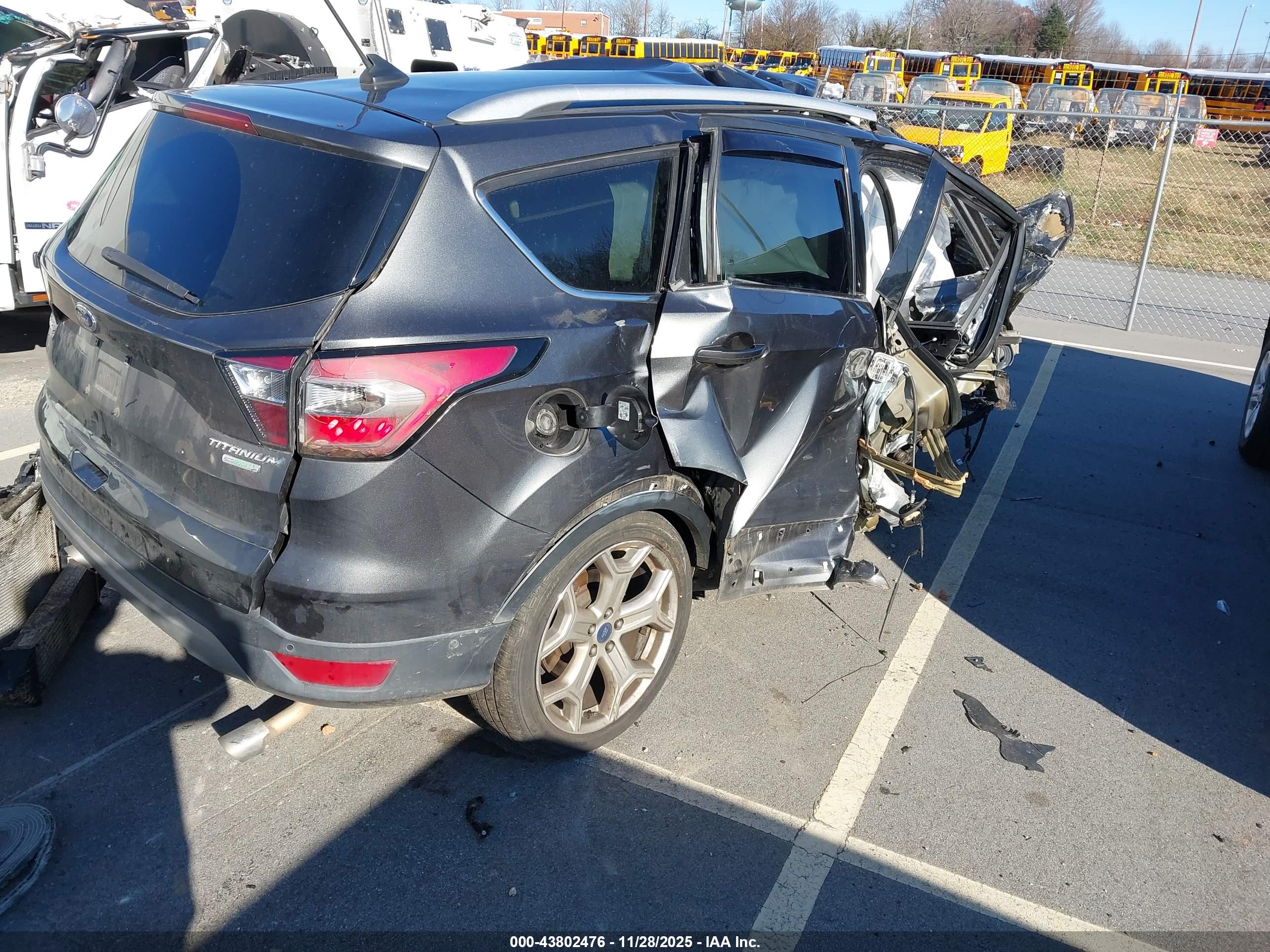 FORD ESCAPE image 4