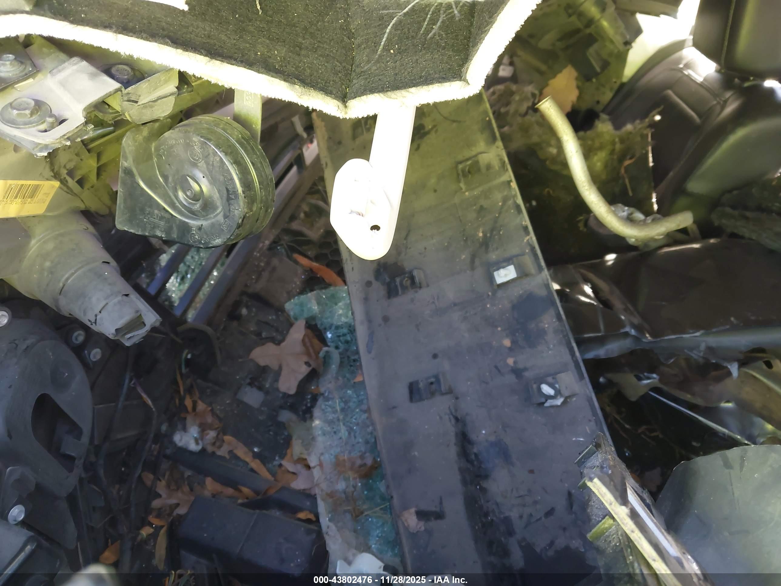FORD ESCAPE image 8