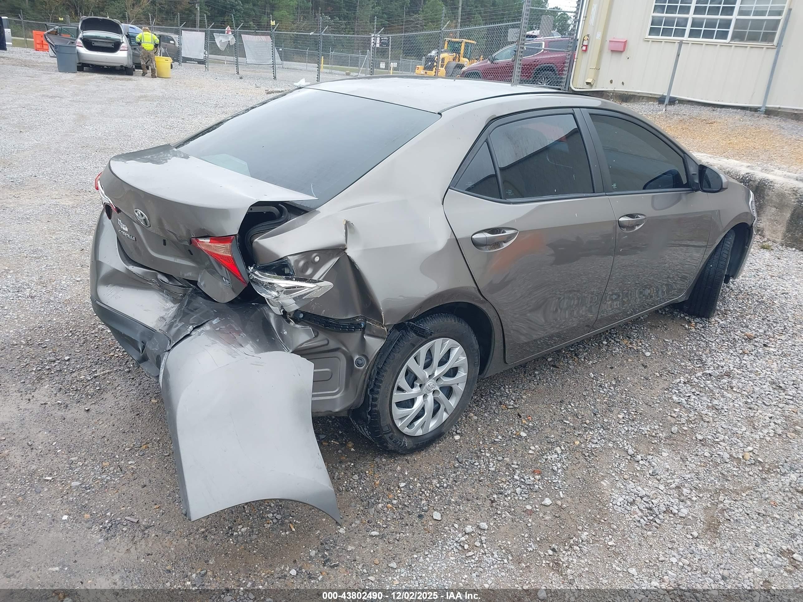 TOYOTA COROLLA image 4