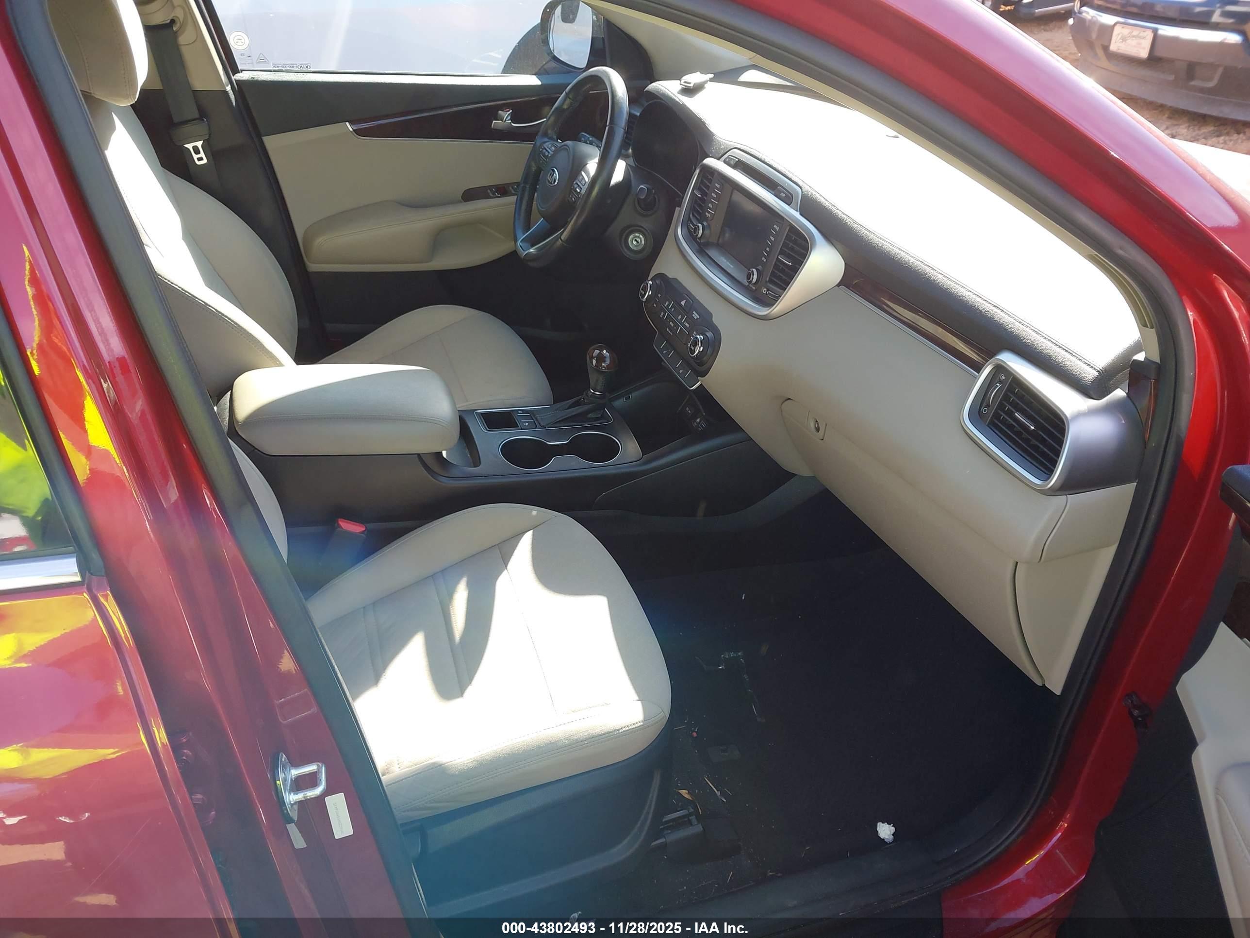KIA SORENTO image 5