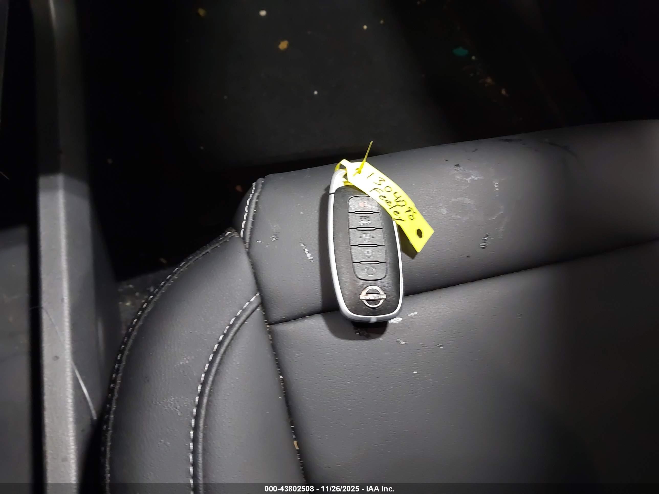 NISSAN MURANO image 11