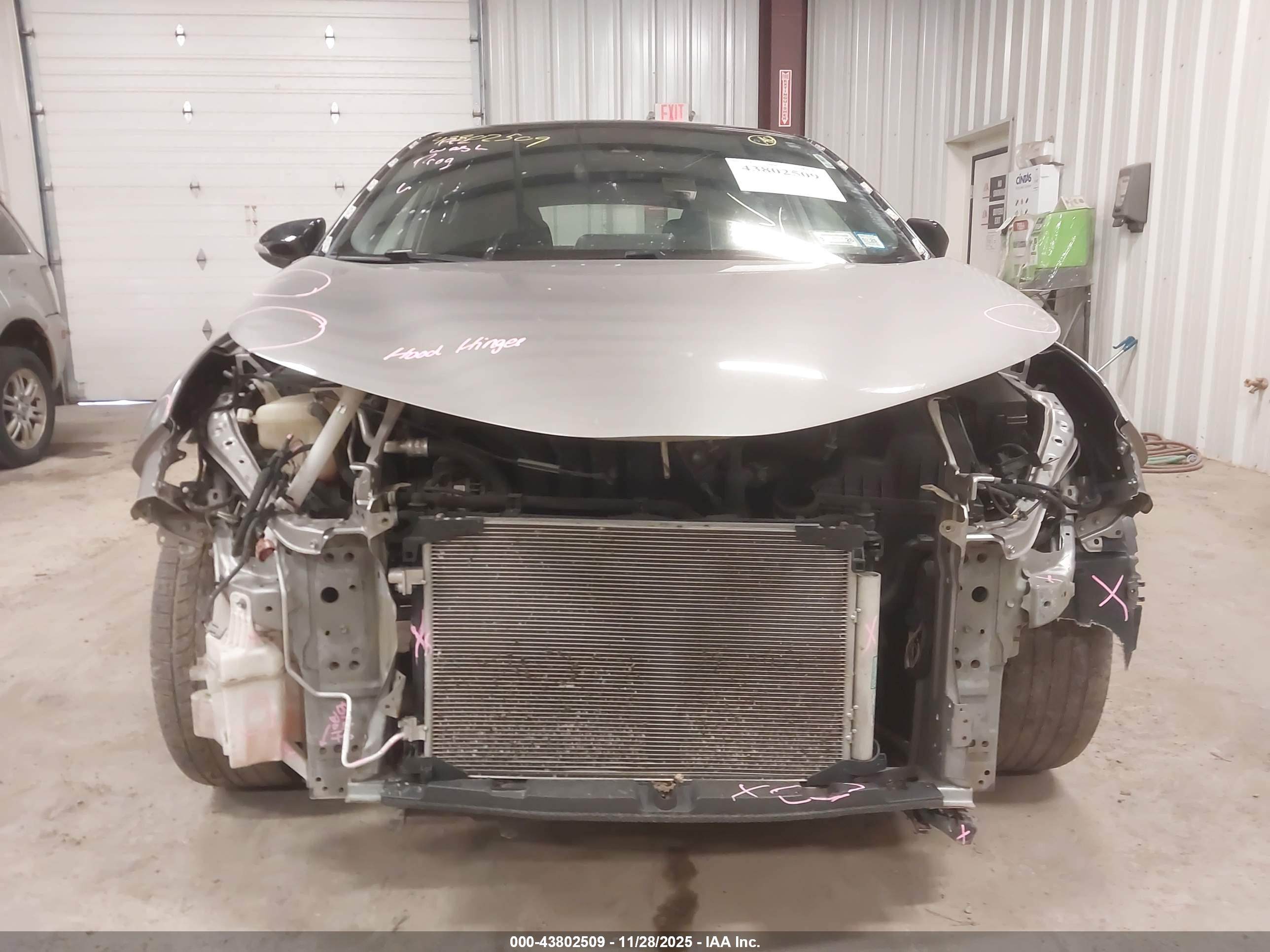 TOYOTA C-HR image 6