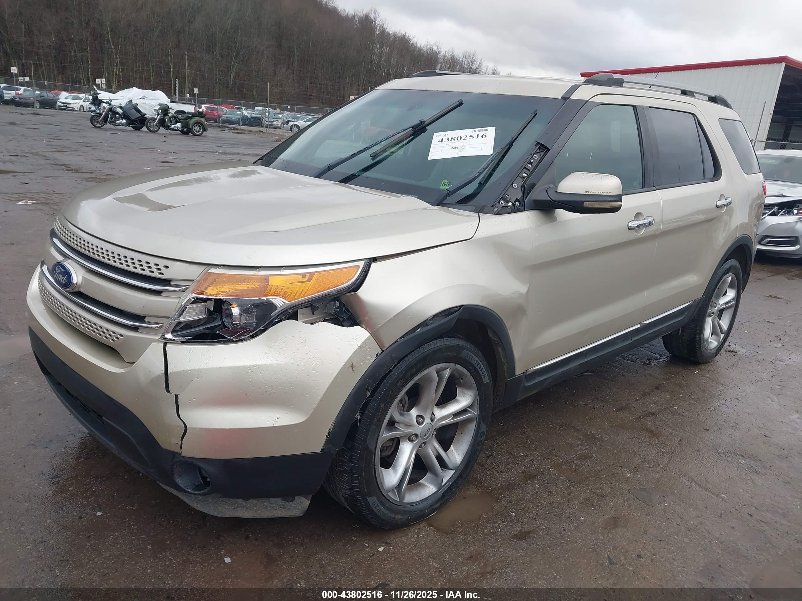 FORD EXPLORER image 2