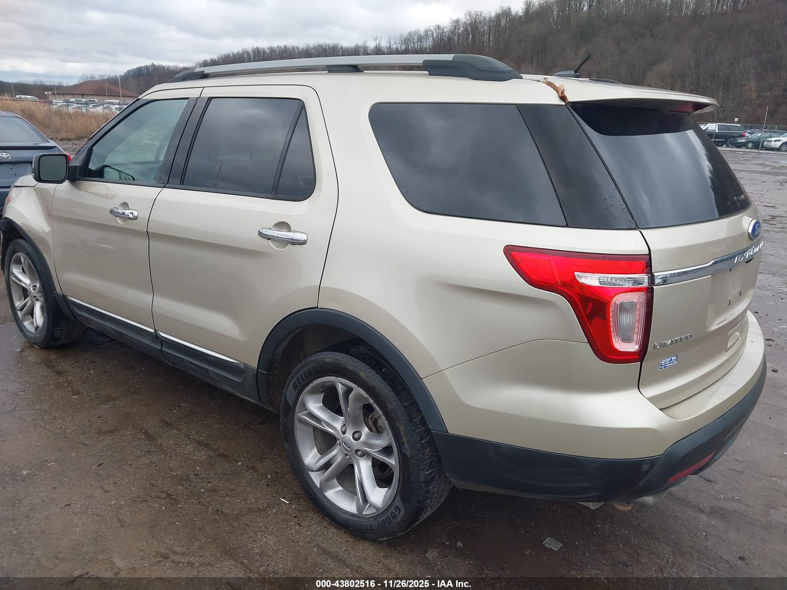 FORD EXPLORER image 3