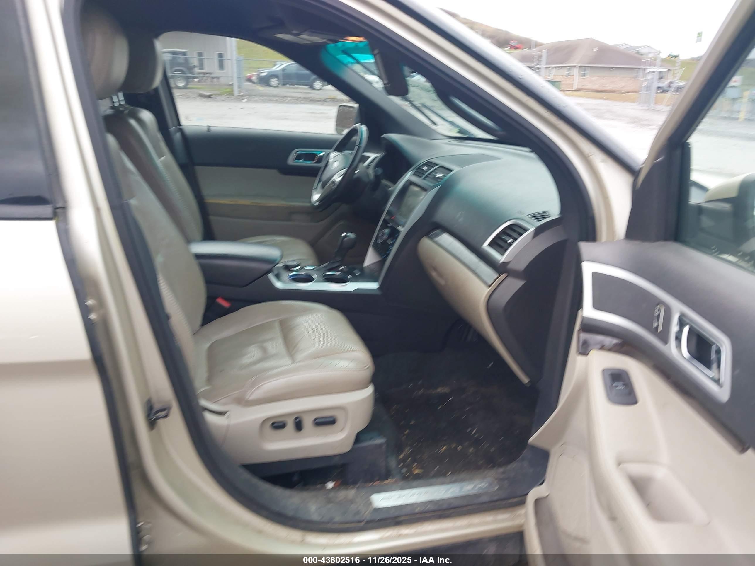 FORD EXPLORER image 5