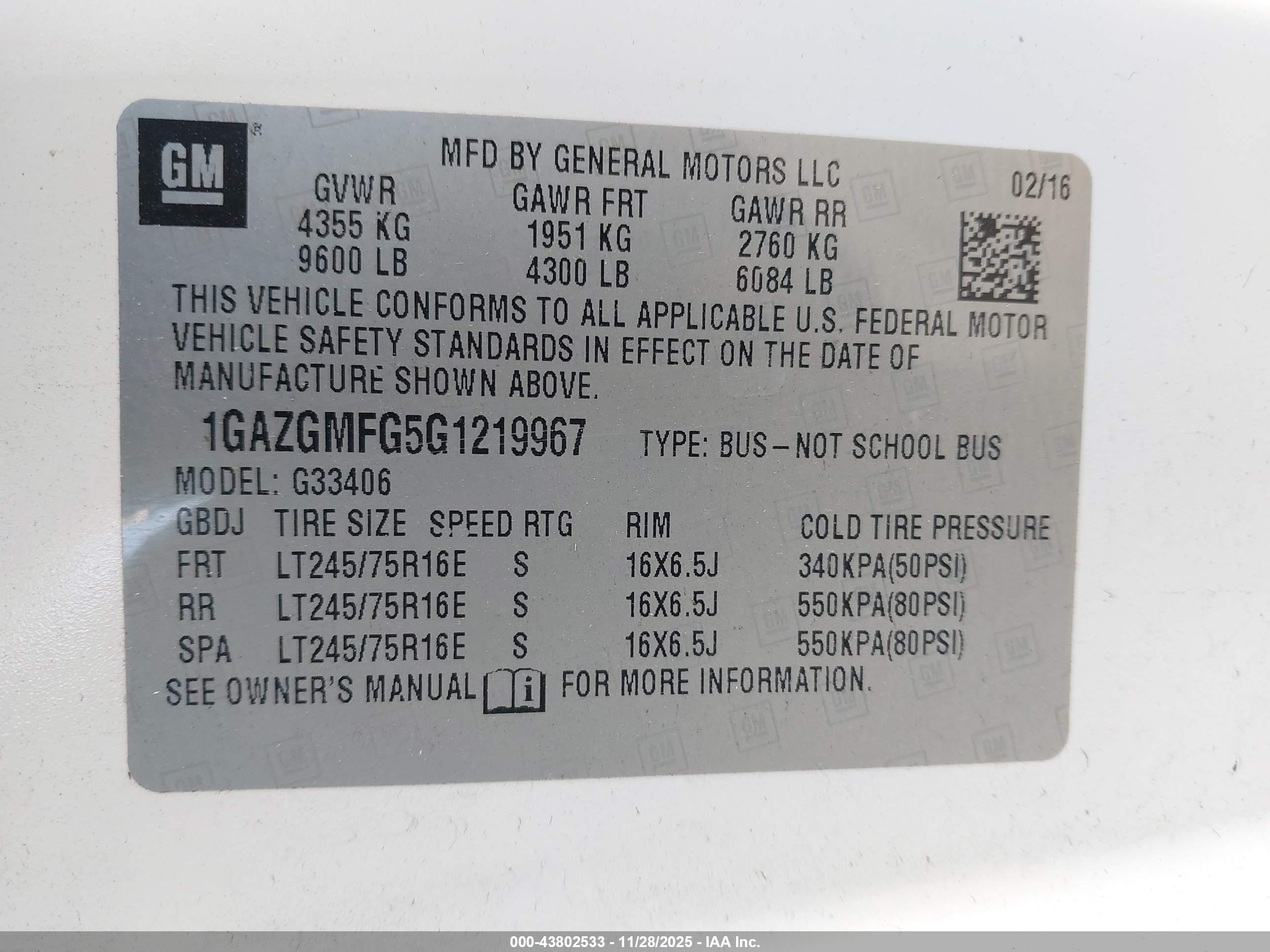 CHEVROLET EXPRESS image 9