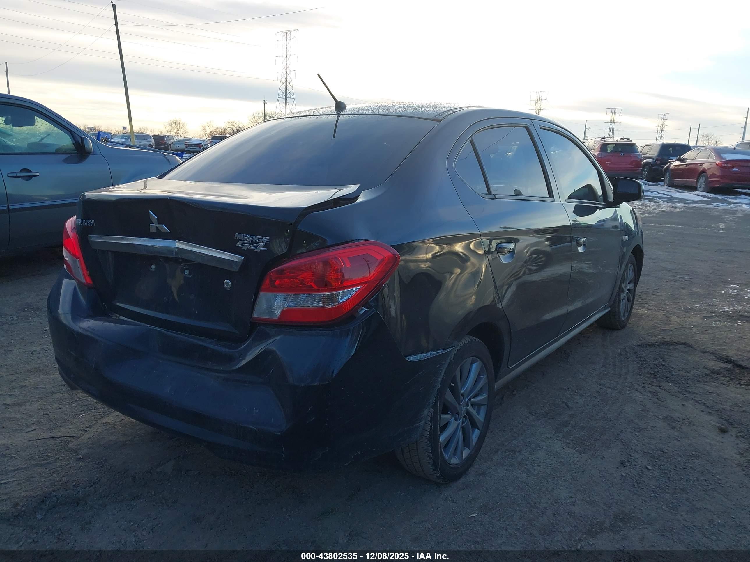 MITSUBISHI MIRAGE image 4