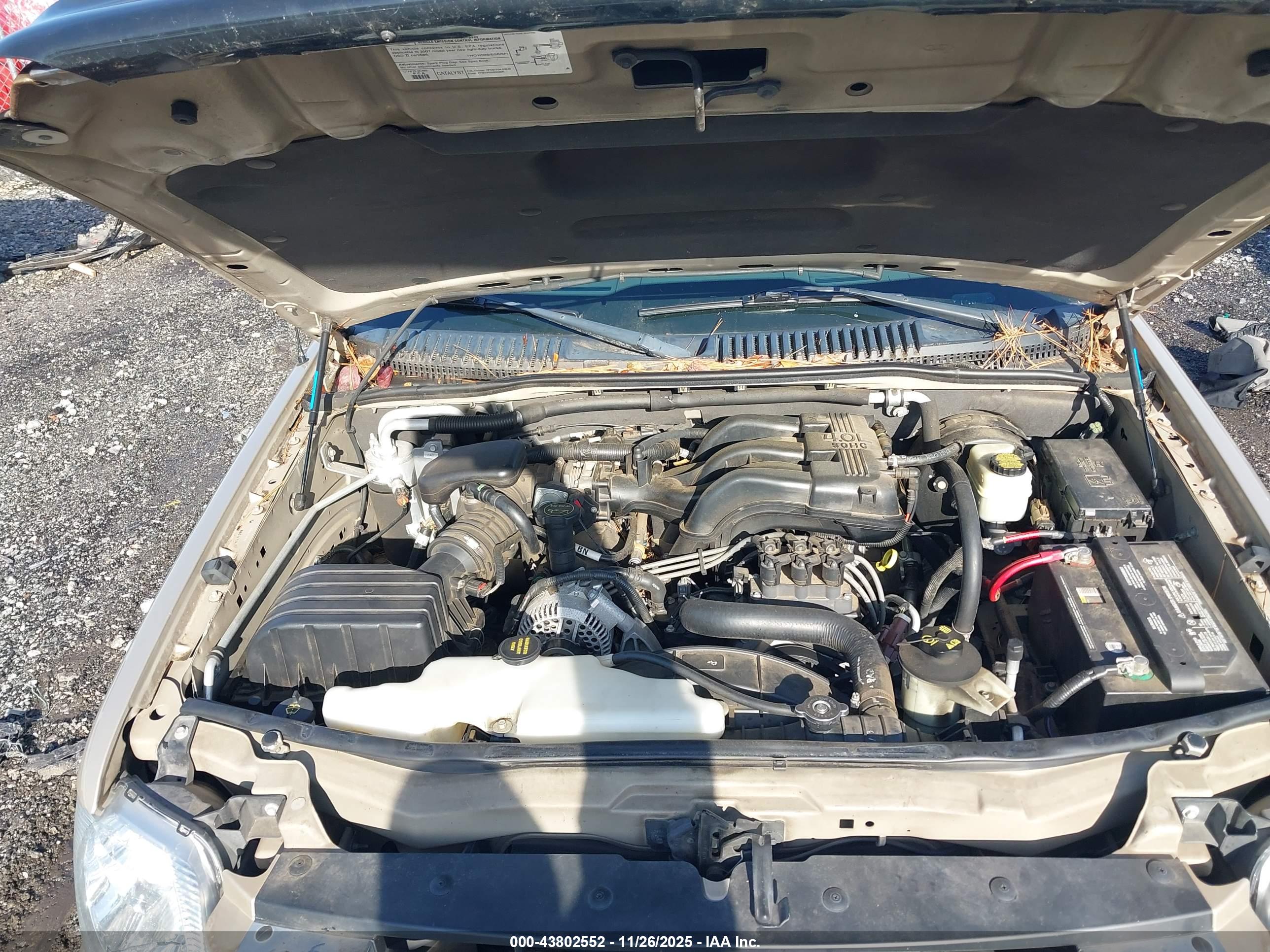 FORD EXPLORER image 10