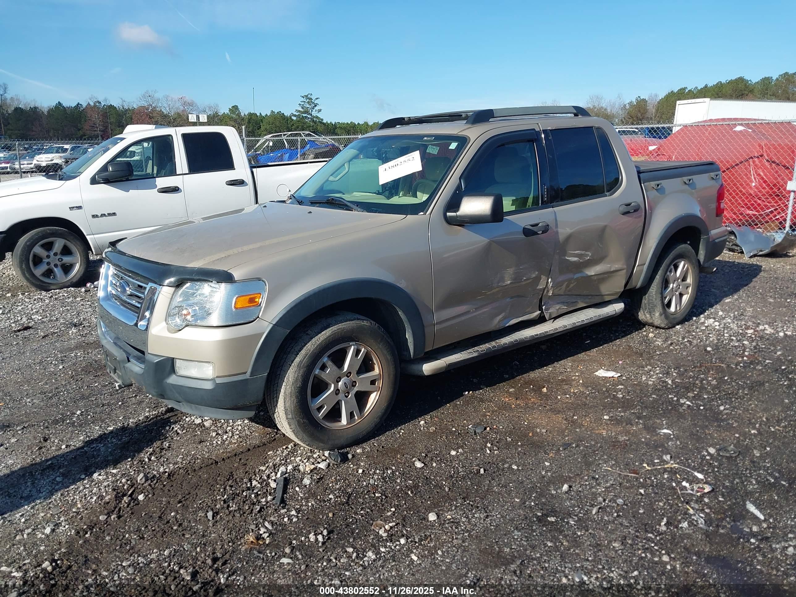 FORD EXPLORER image 2