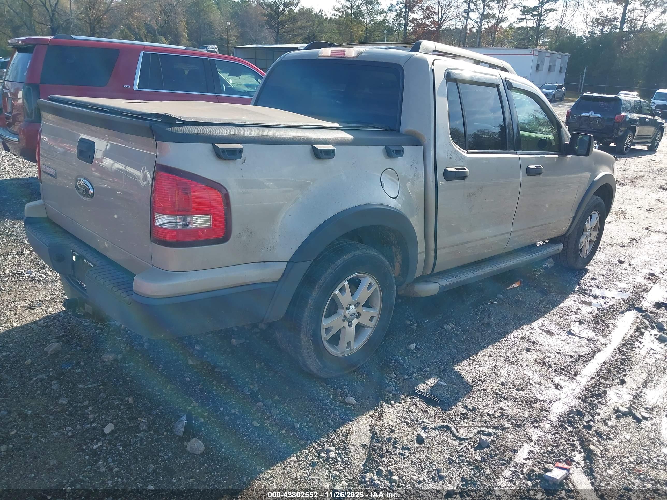 FORD EXPLORER image 4