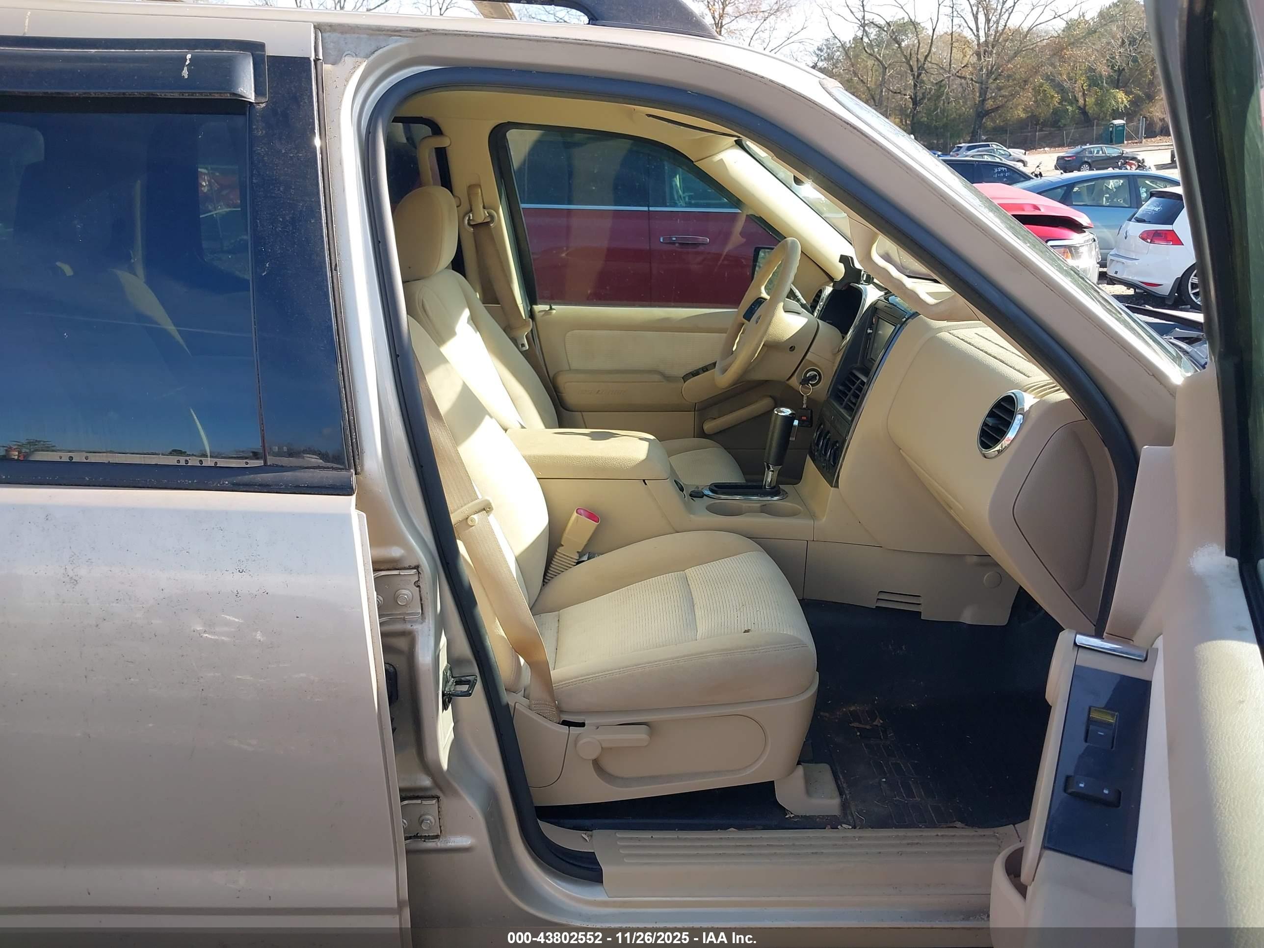FORD EXPLORER image 5