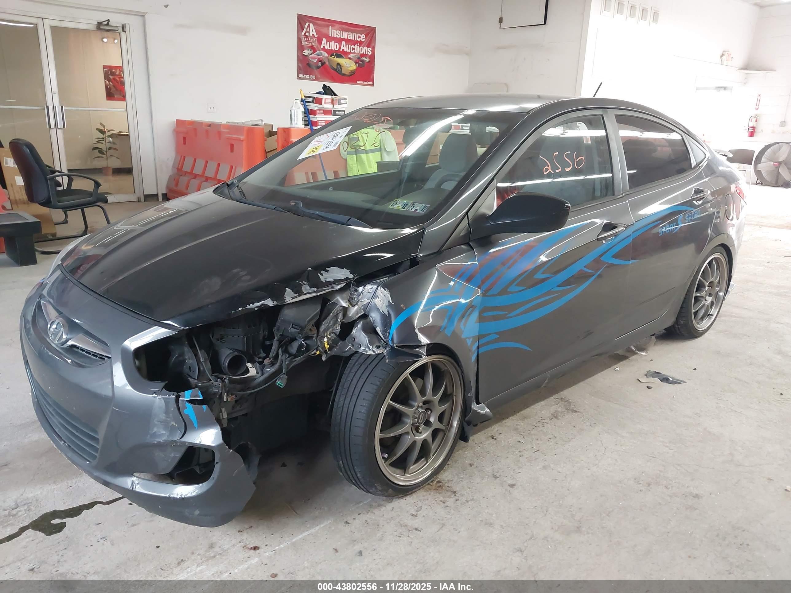 HYUNDAI ACCENT image 6