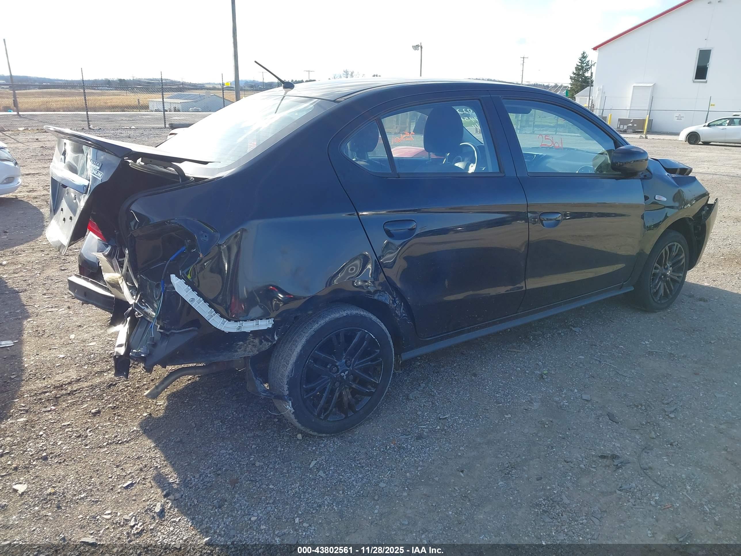 MITSUBISHI MIRAGE image 4