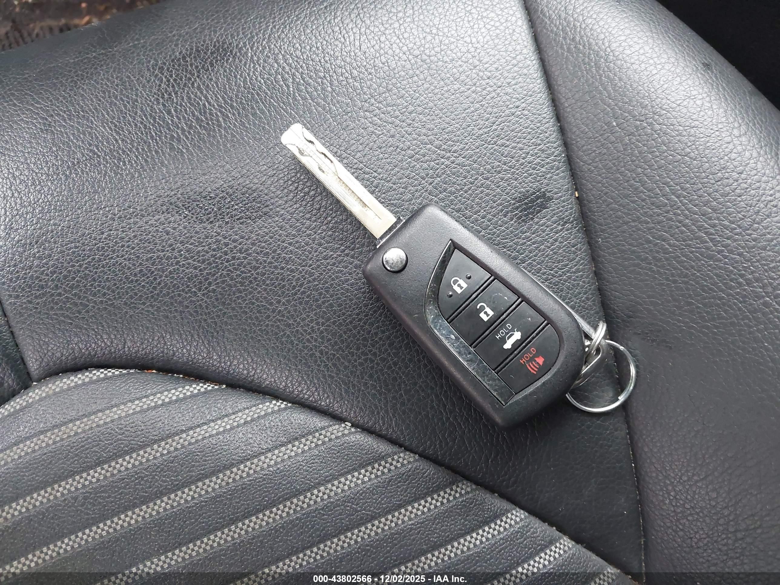 TOYOTA CAMRY image 11