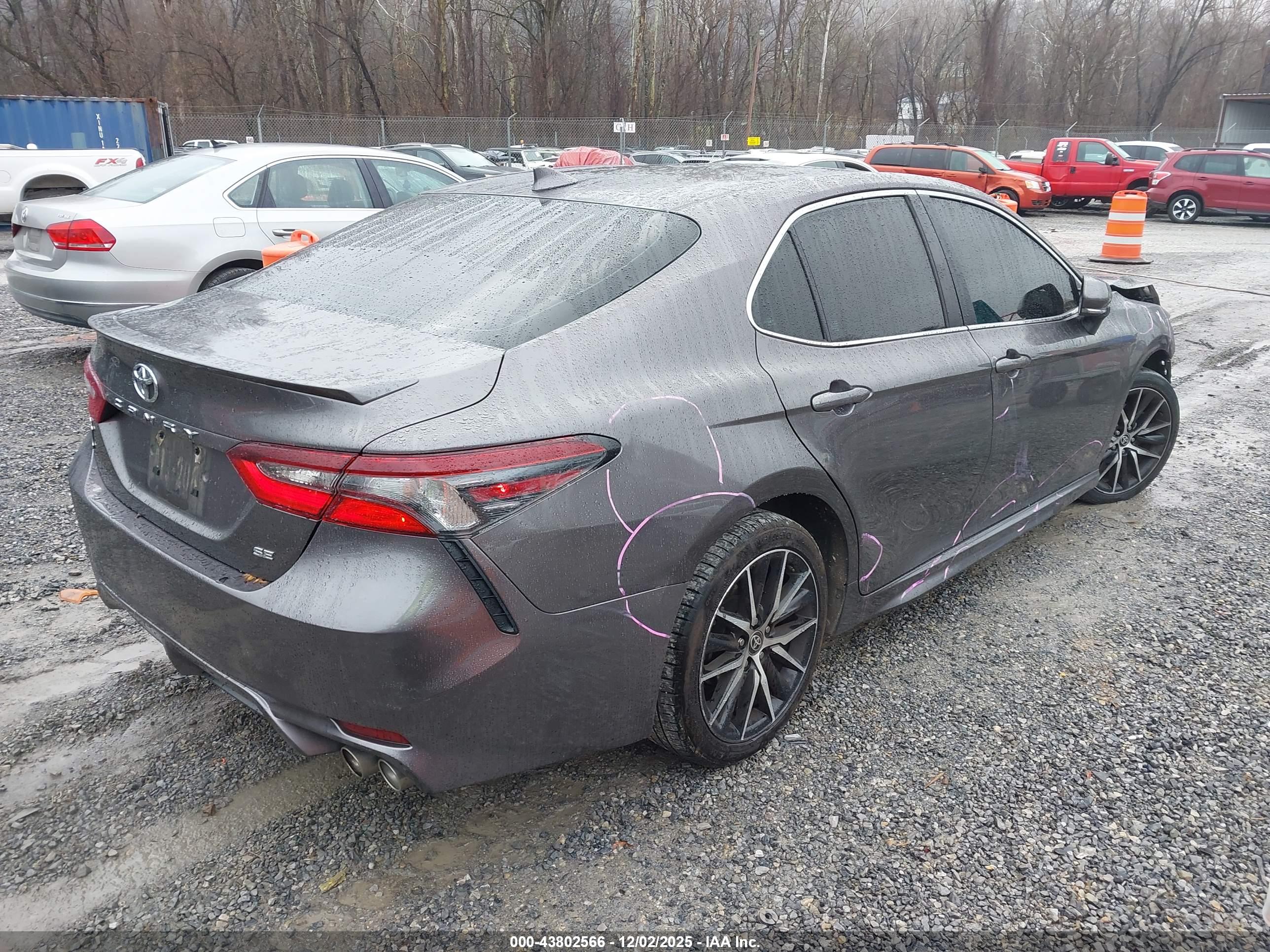 TOYOTA CAMRY image 4