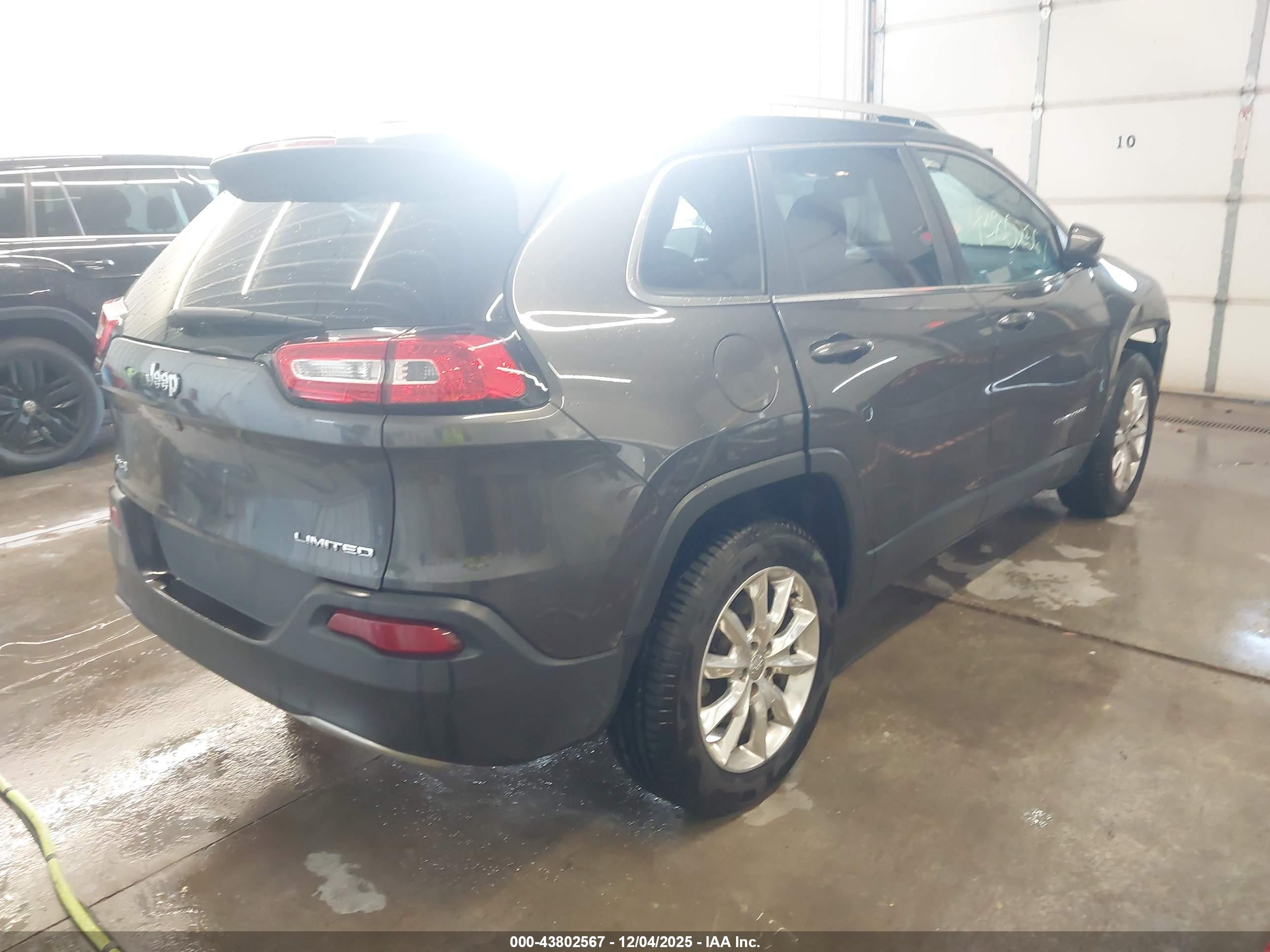 JEEP CHEROKEE image 4