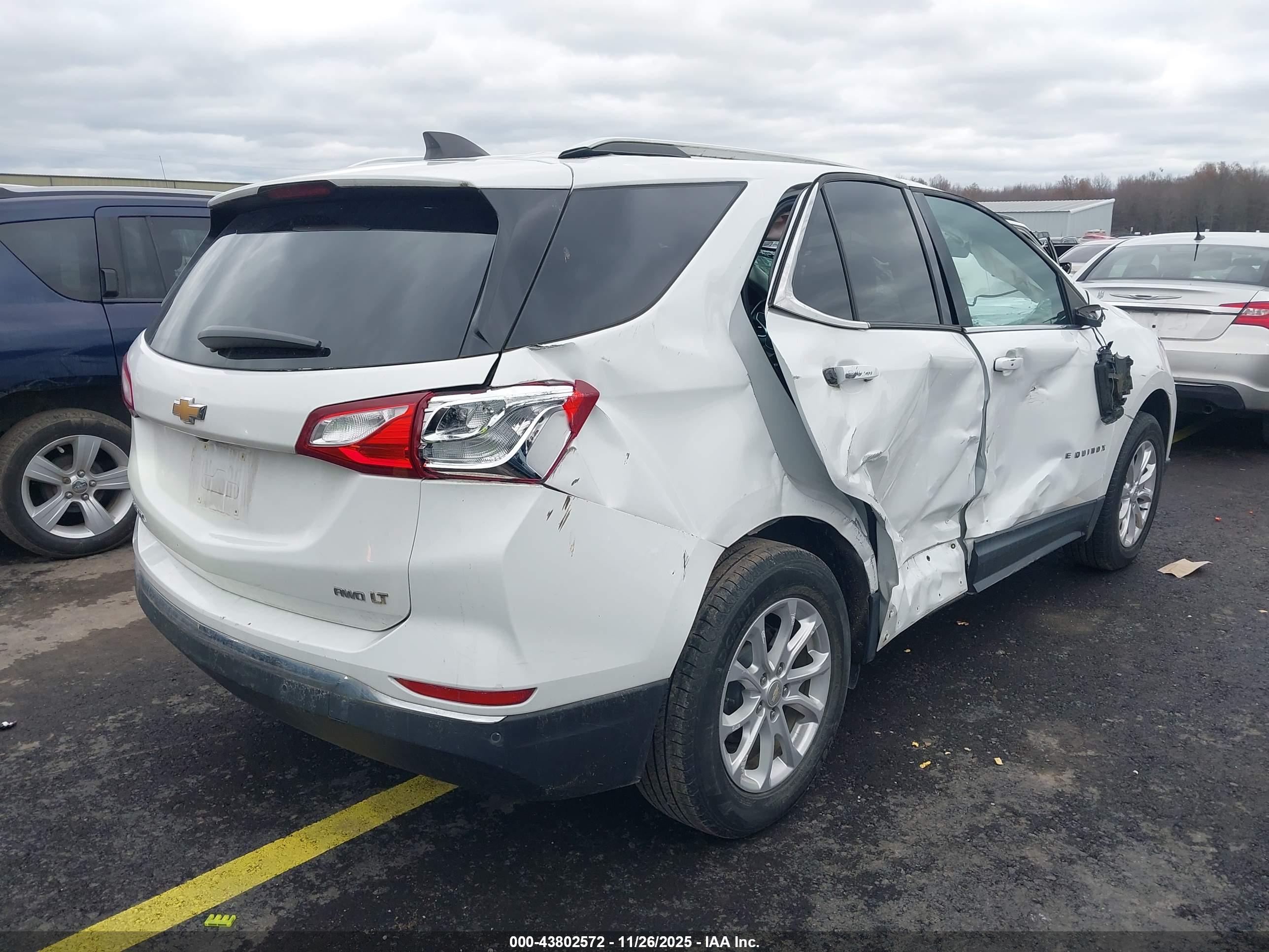 CHEVROLET EQUINOX image 4