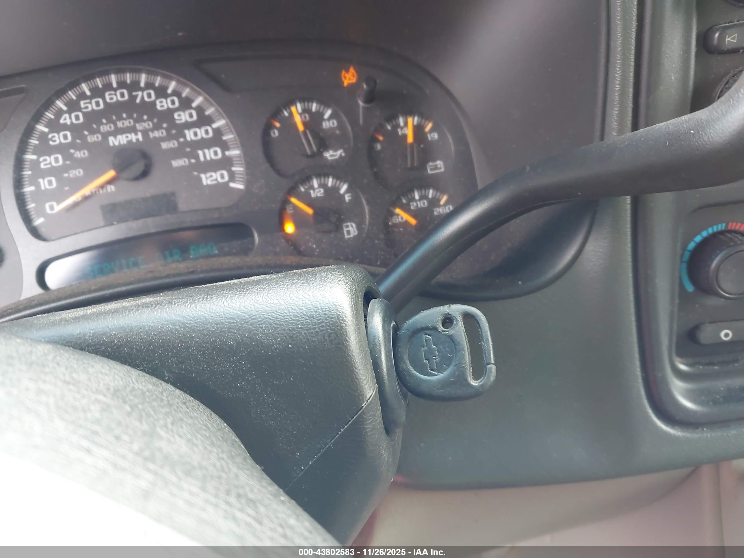 CHEVROLET TAHOE image 11