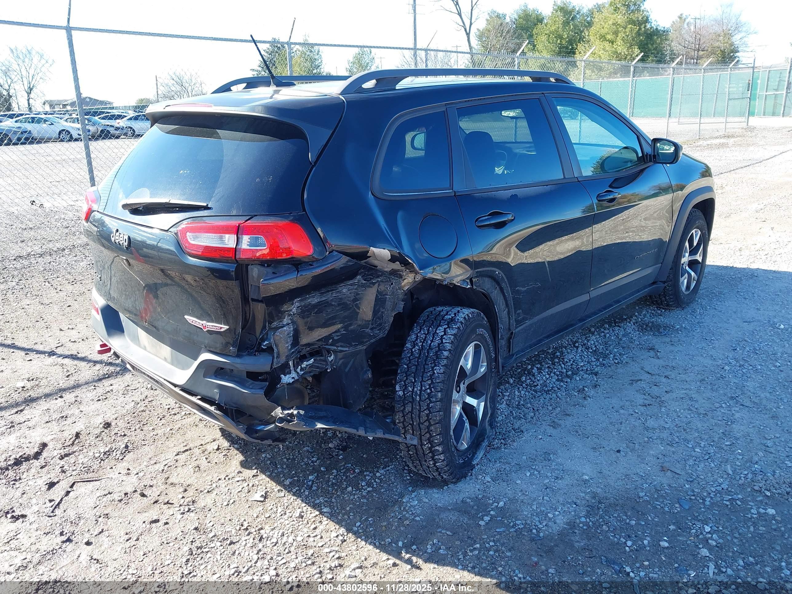 JEEP CHEROKEE image 4