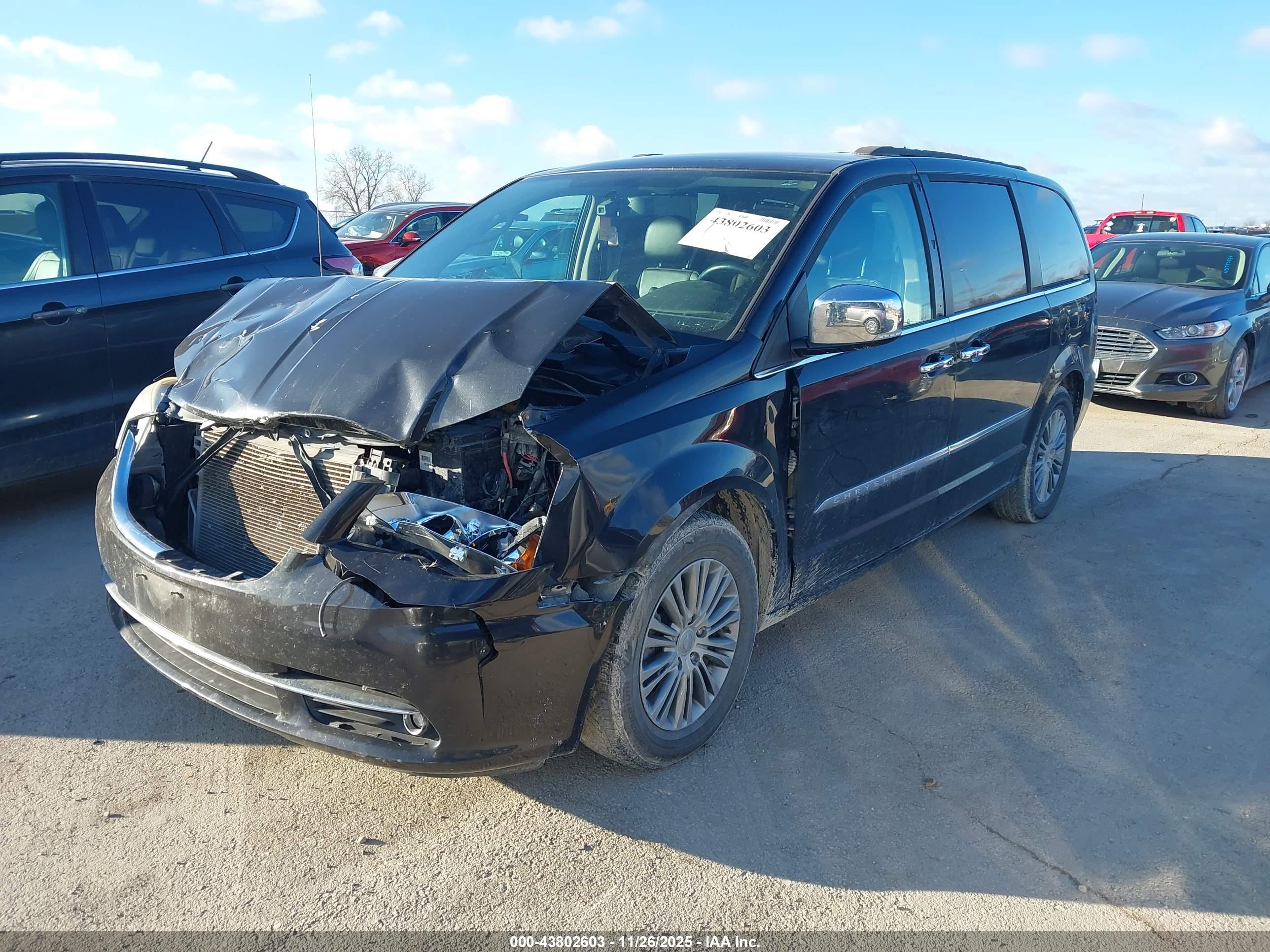 CHRYSLER TOWN image 2