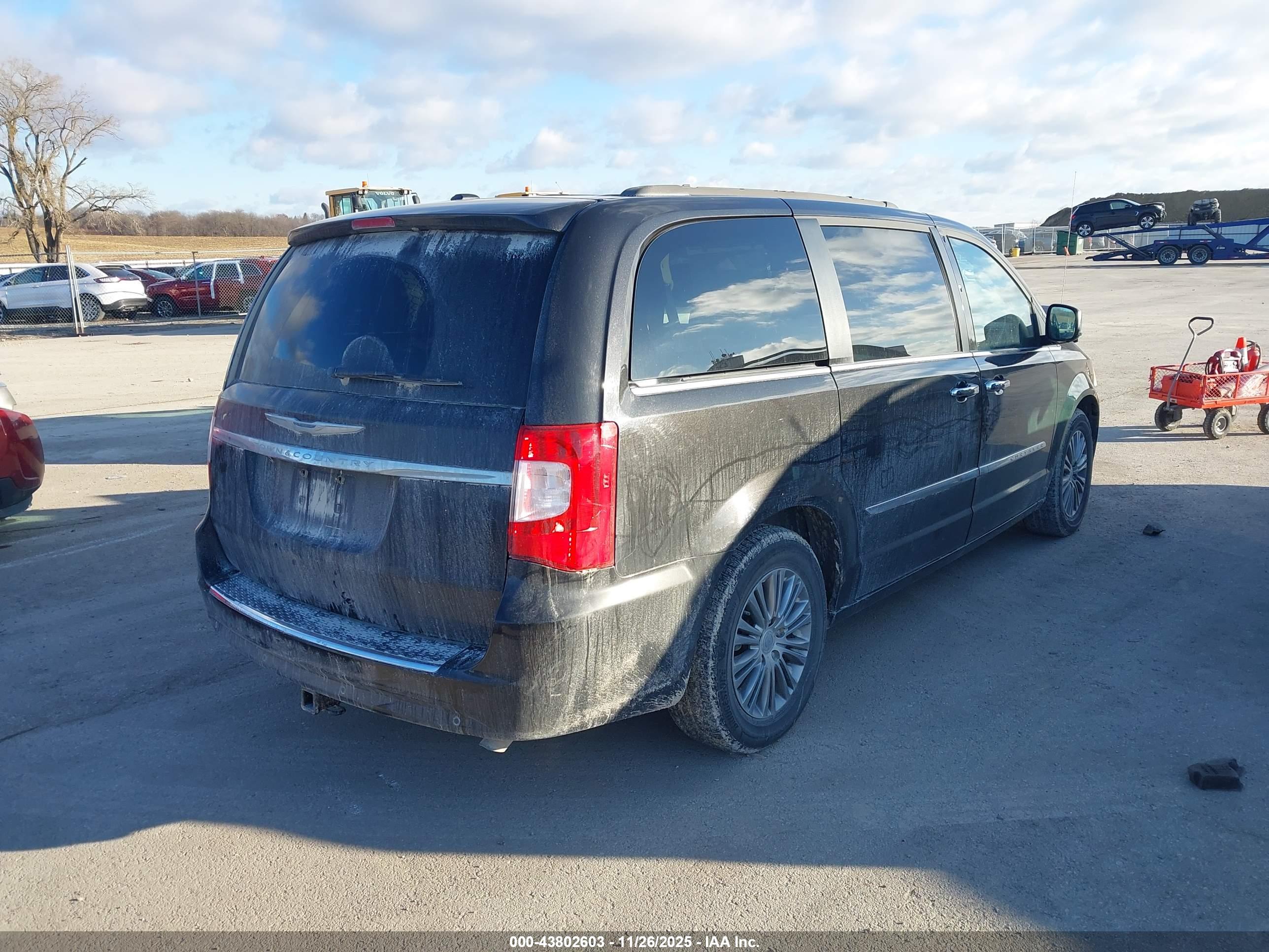 CHRYSLER TOWN image 4