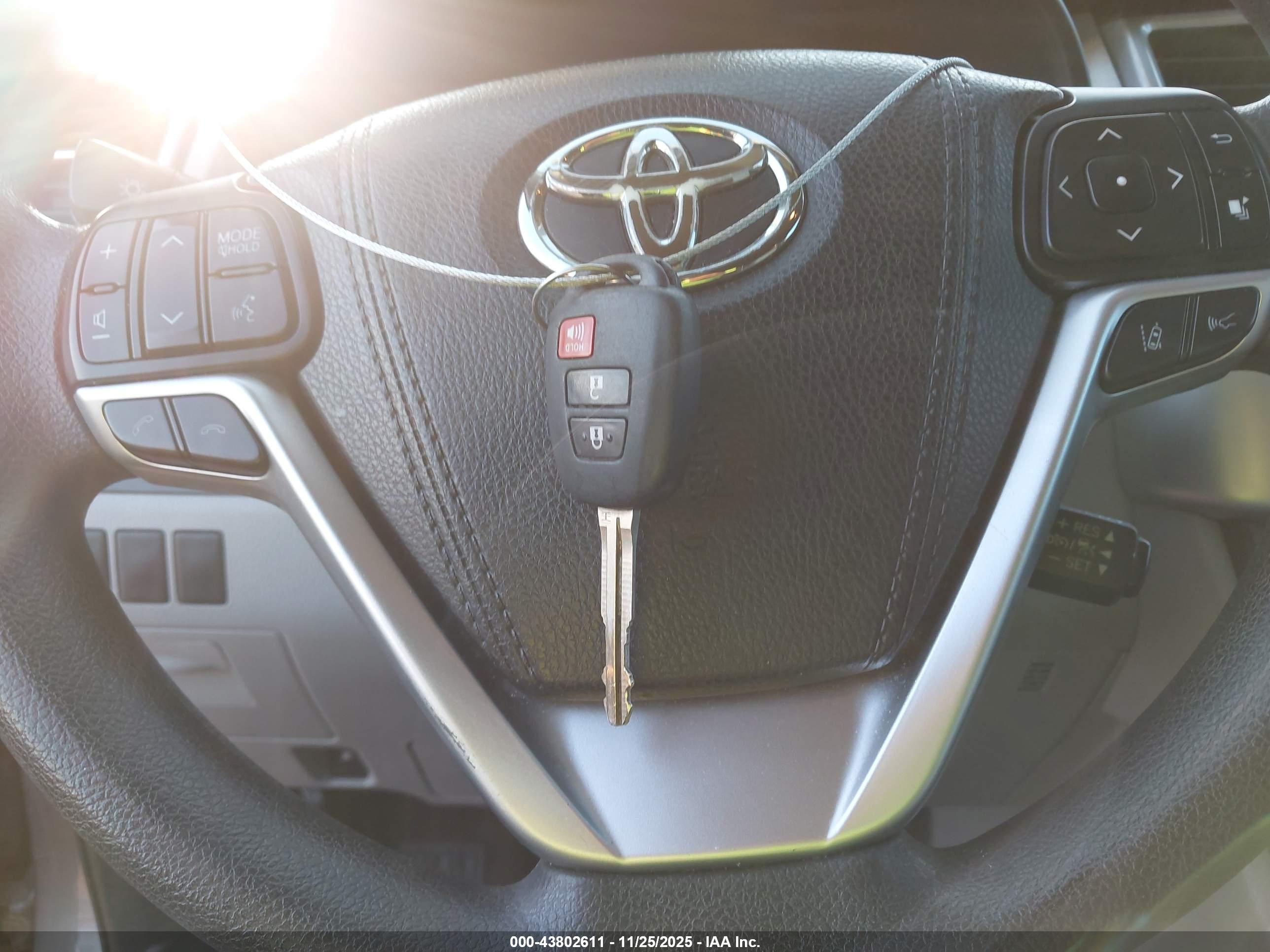 TOYOTA HIGHLANDER image 11