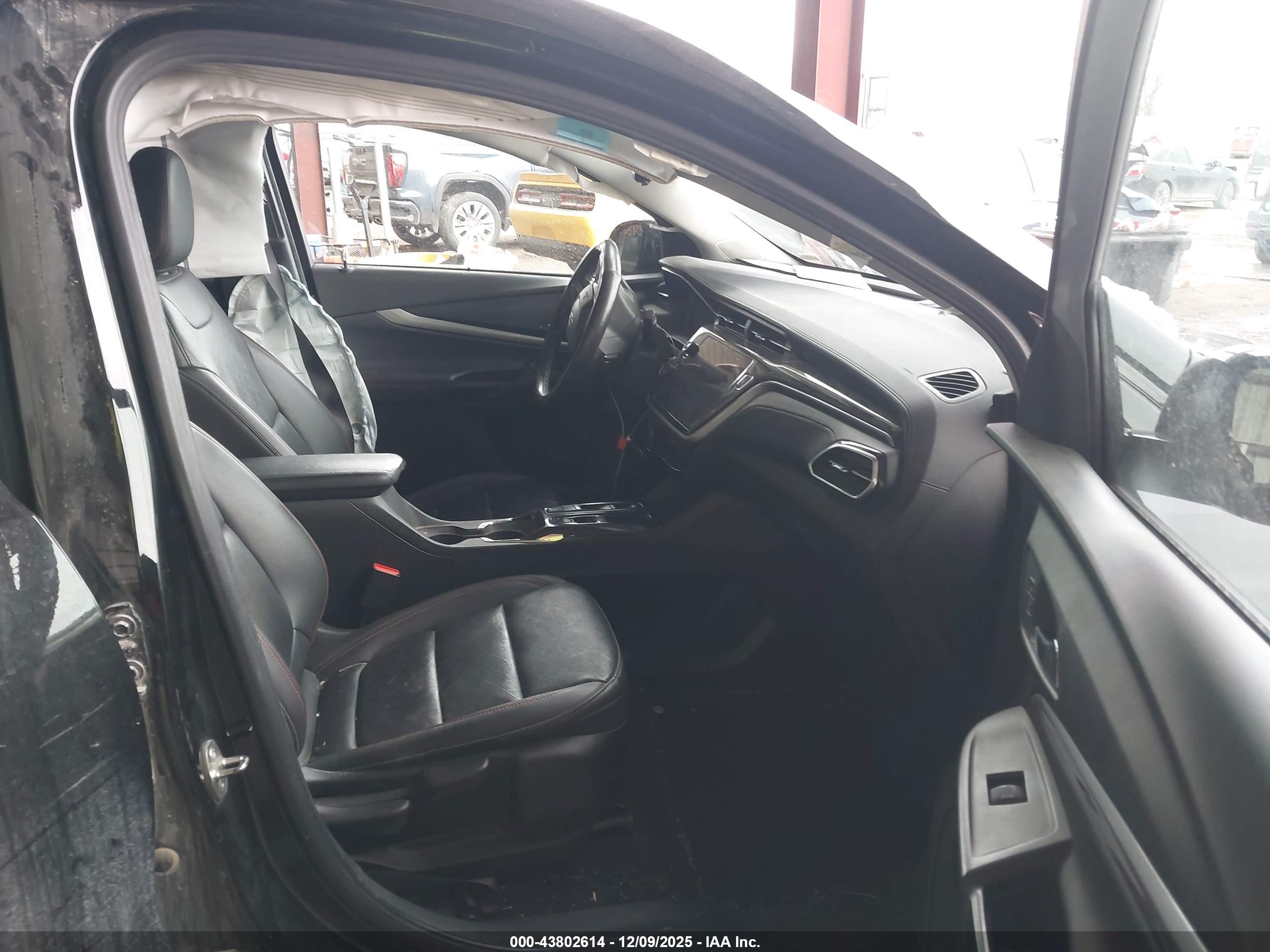 CHEVROLET BOLT image 5