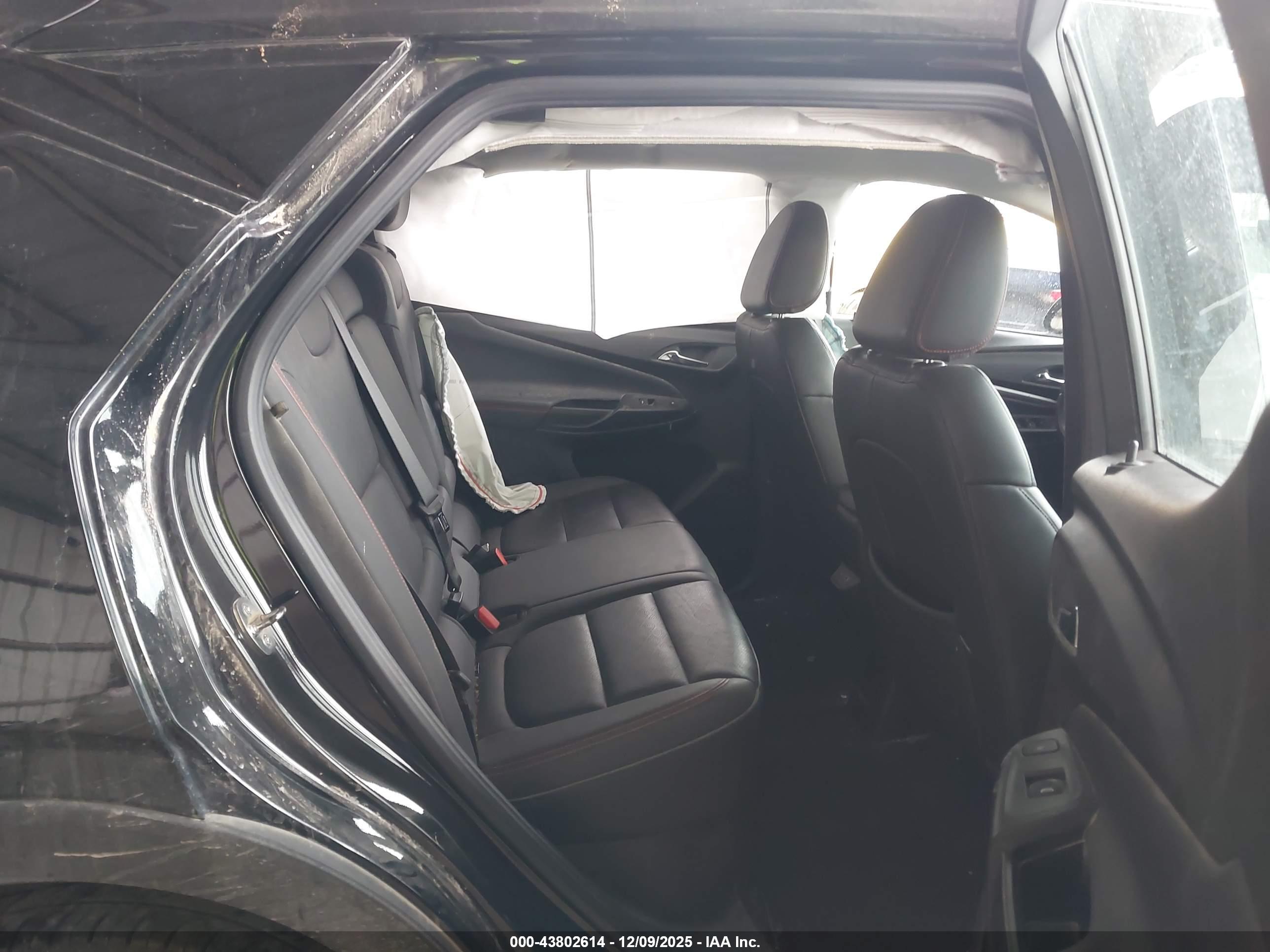 CHEVROLET BOLT image 8