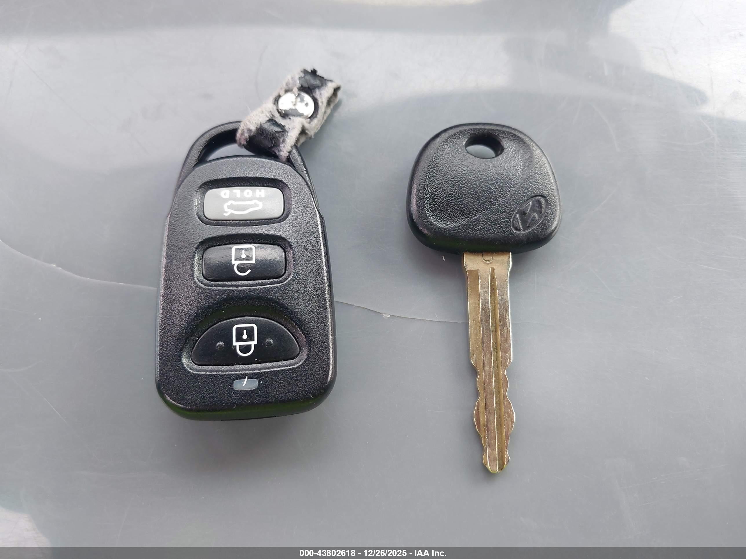 HYUNDAI ELANTRA image 11
