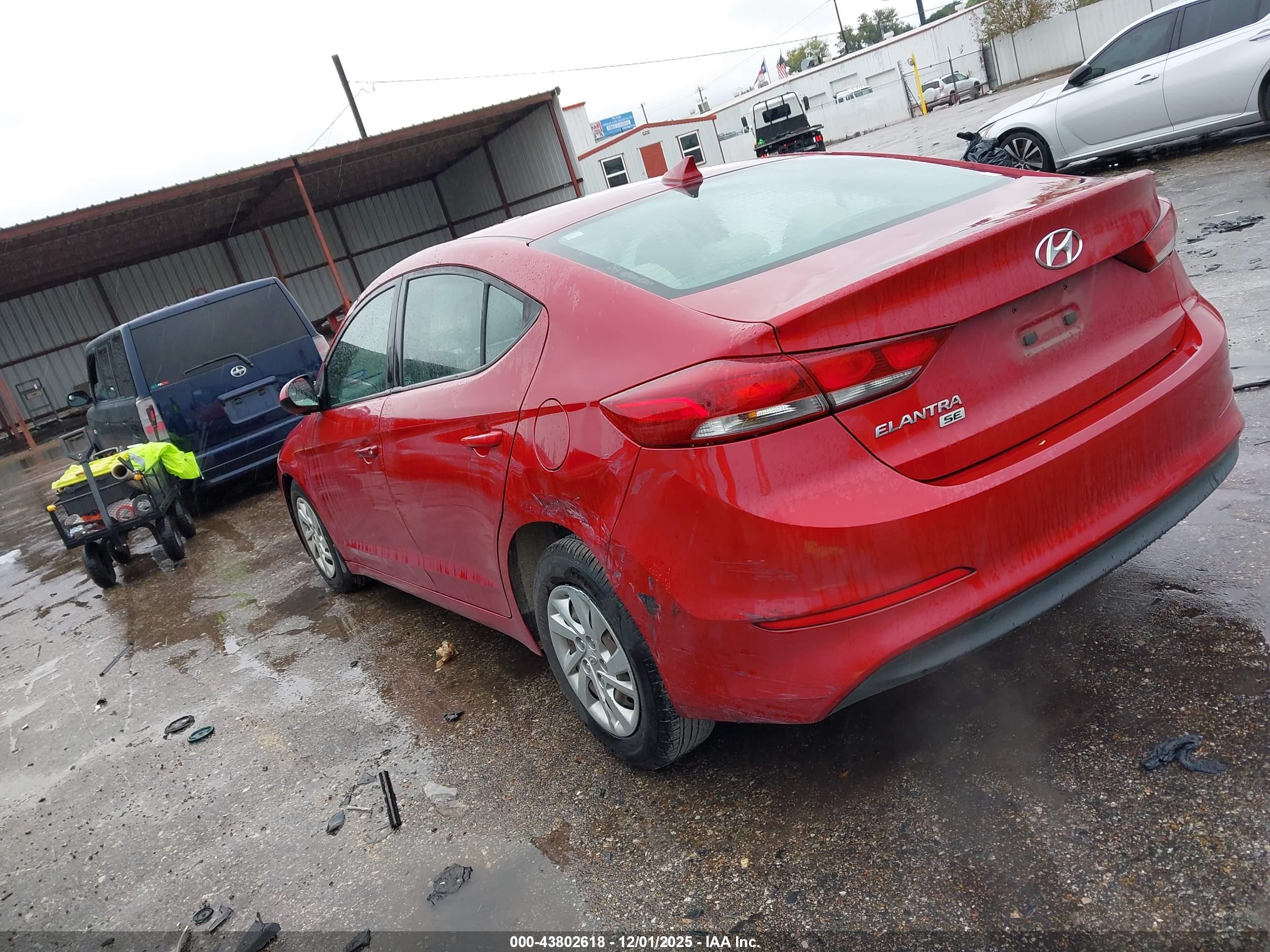 HYUNDAI ELANTRA image 3