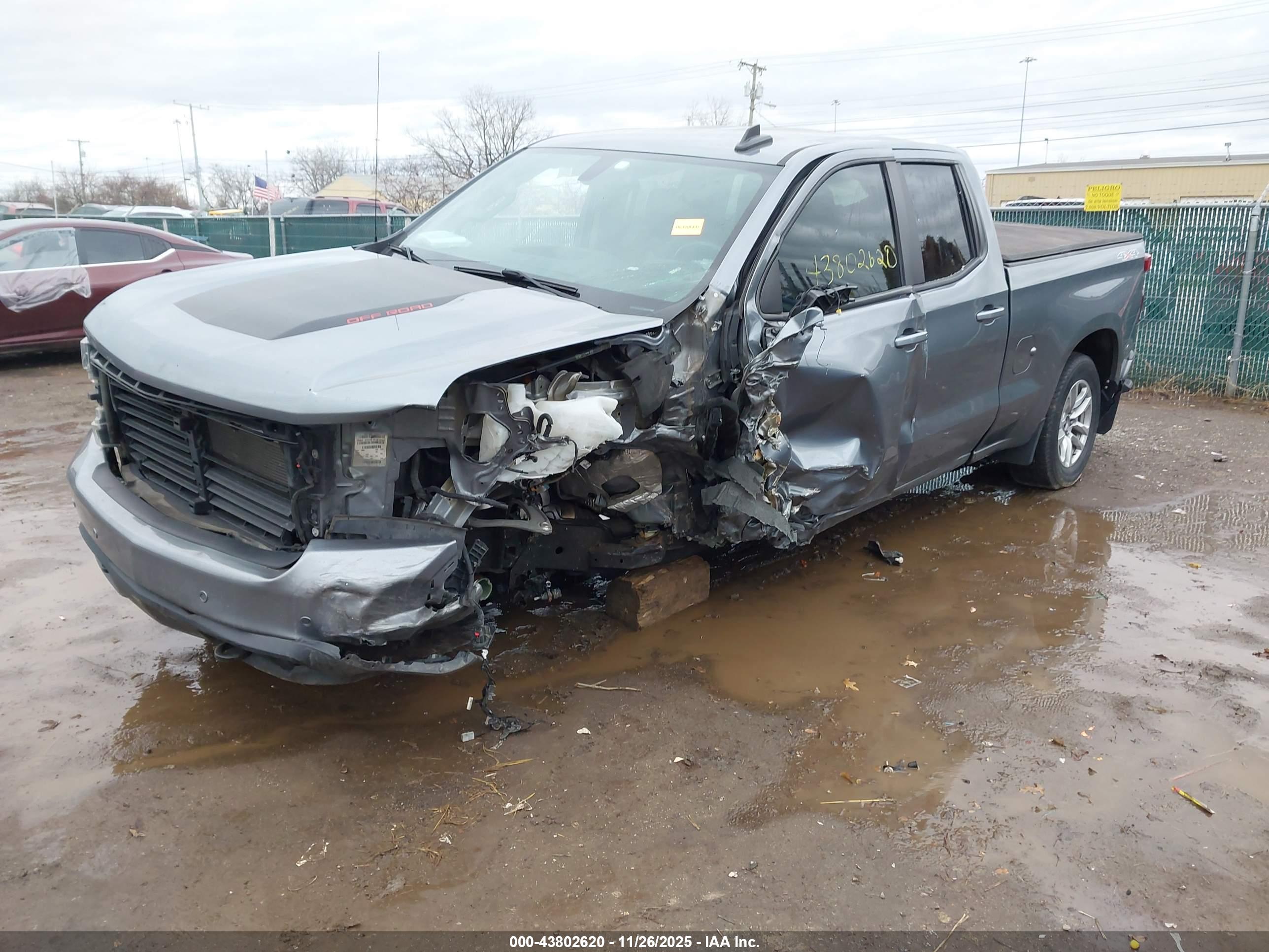 CHEVROLET SILVERADO image 6