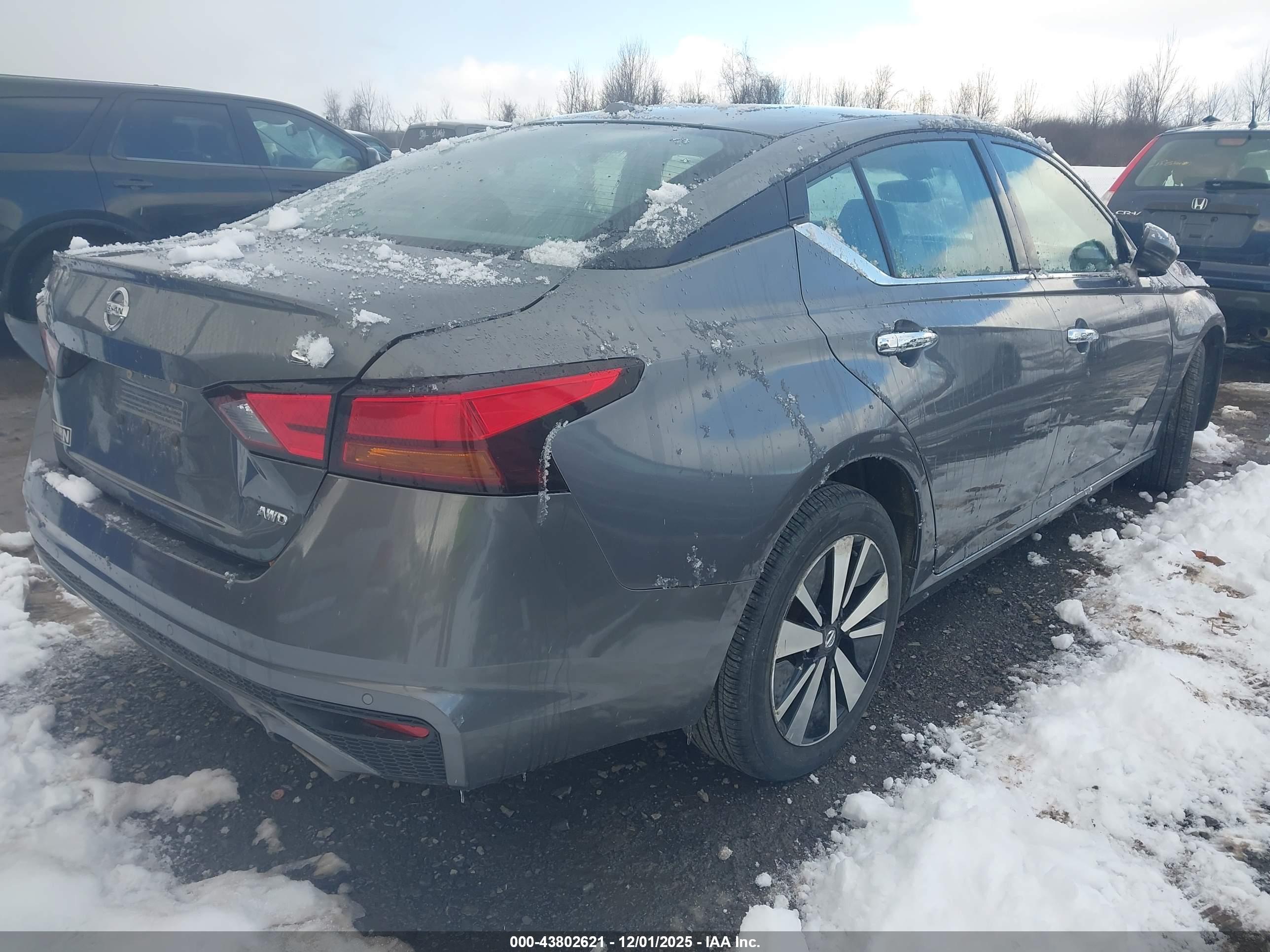 NISSAN ALTIMA image 4