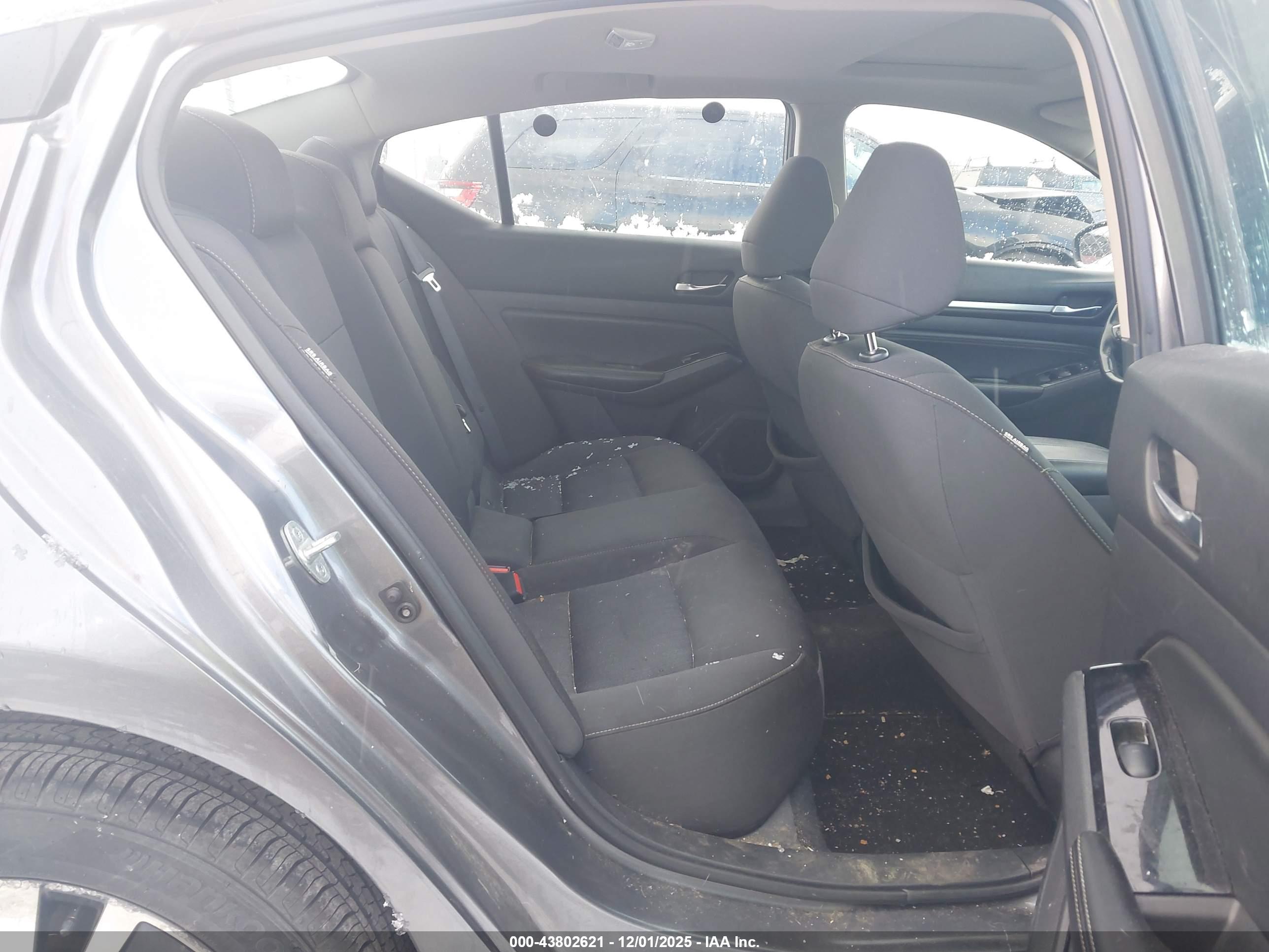NISSAN ALTIMA image 8