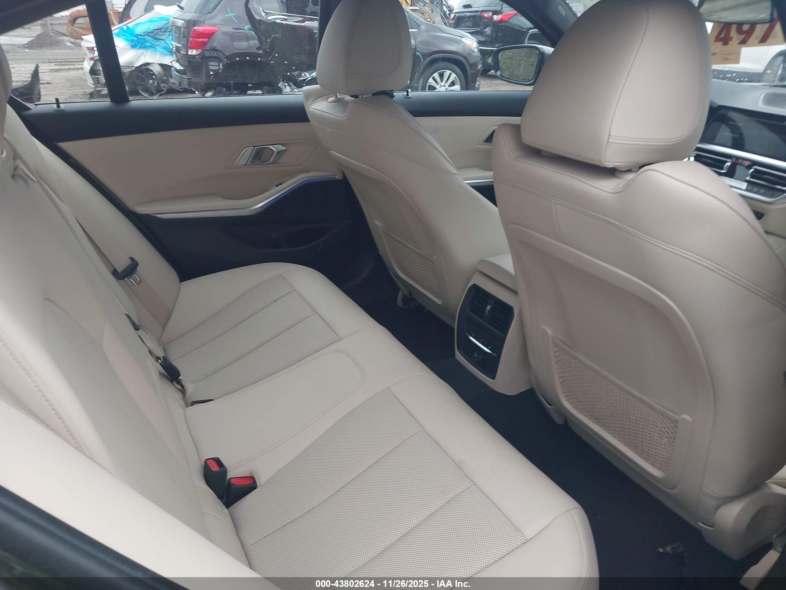 BMW 330I image 8
