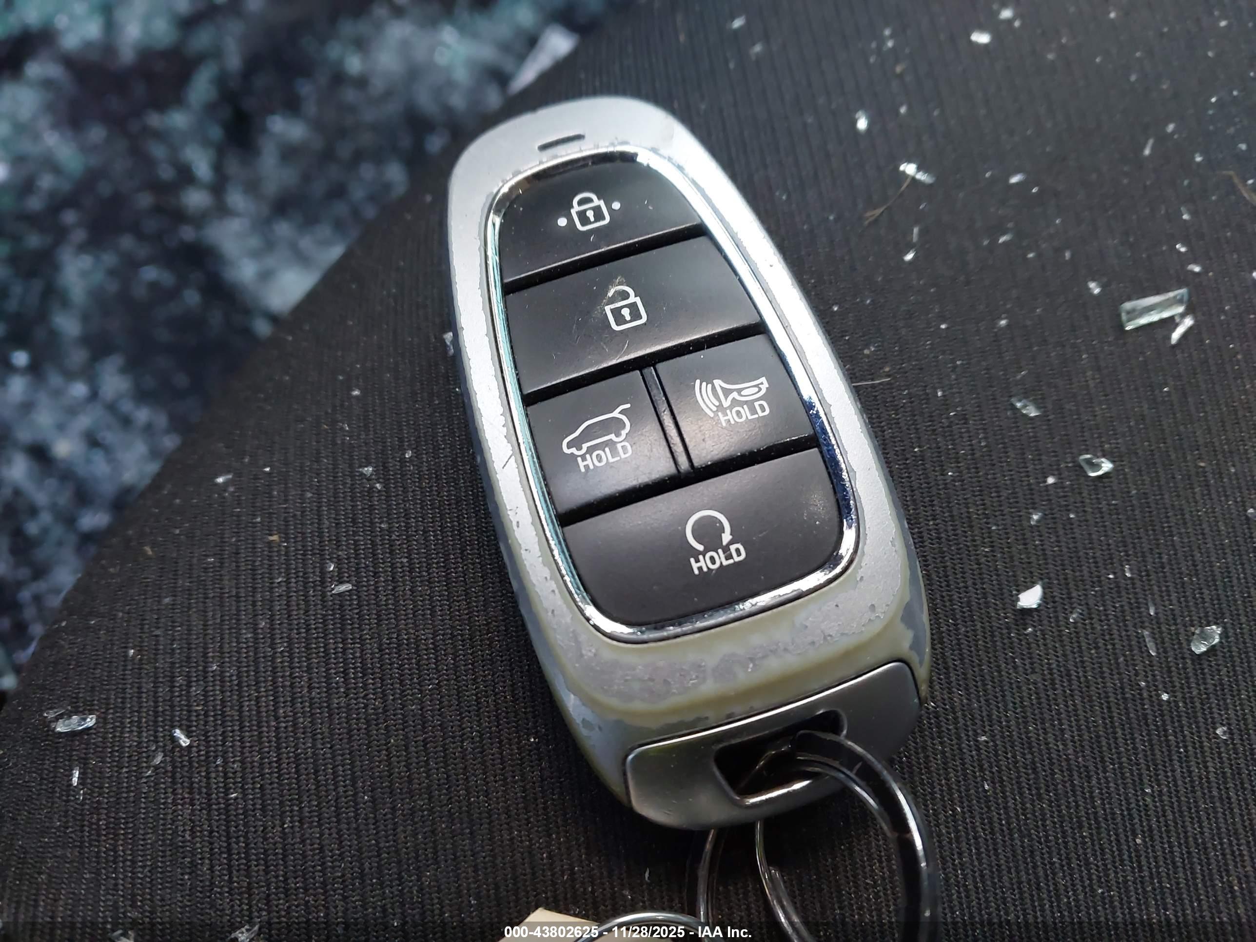 HYUNDAI TUCSON image 11