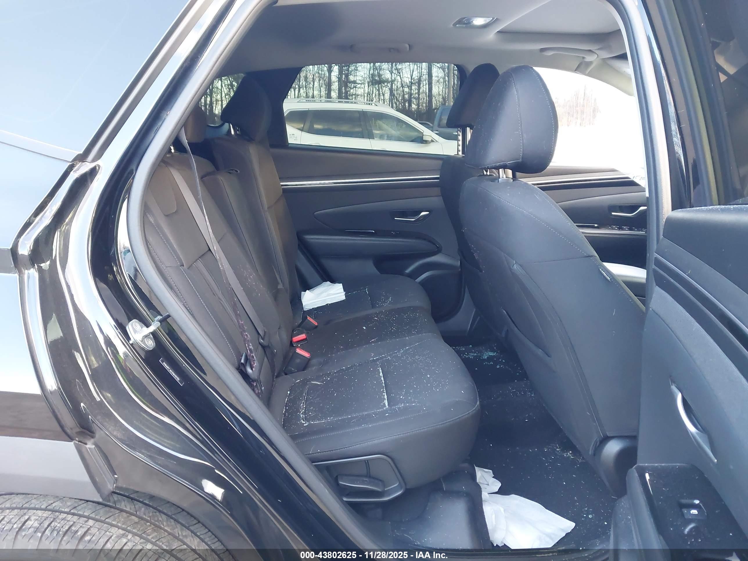 HYUNDAI TUCSON image 8