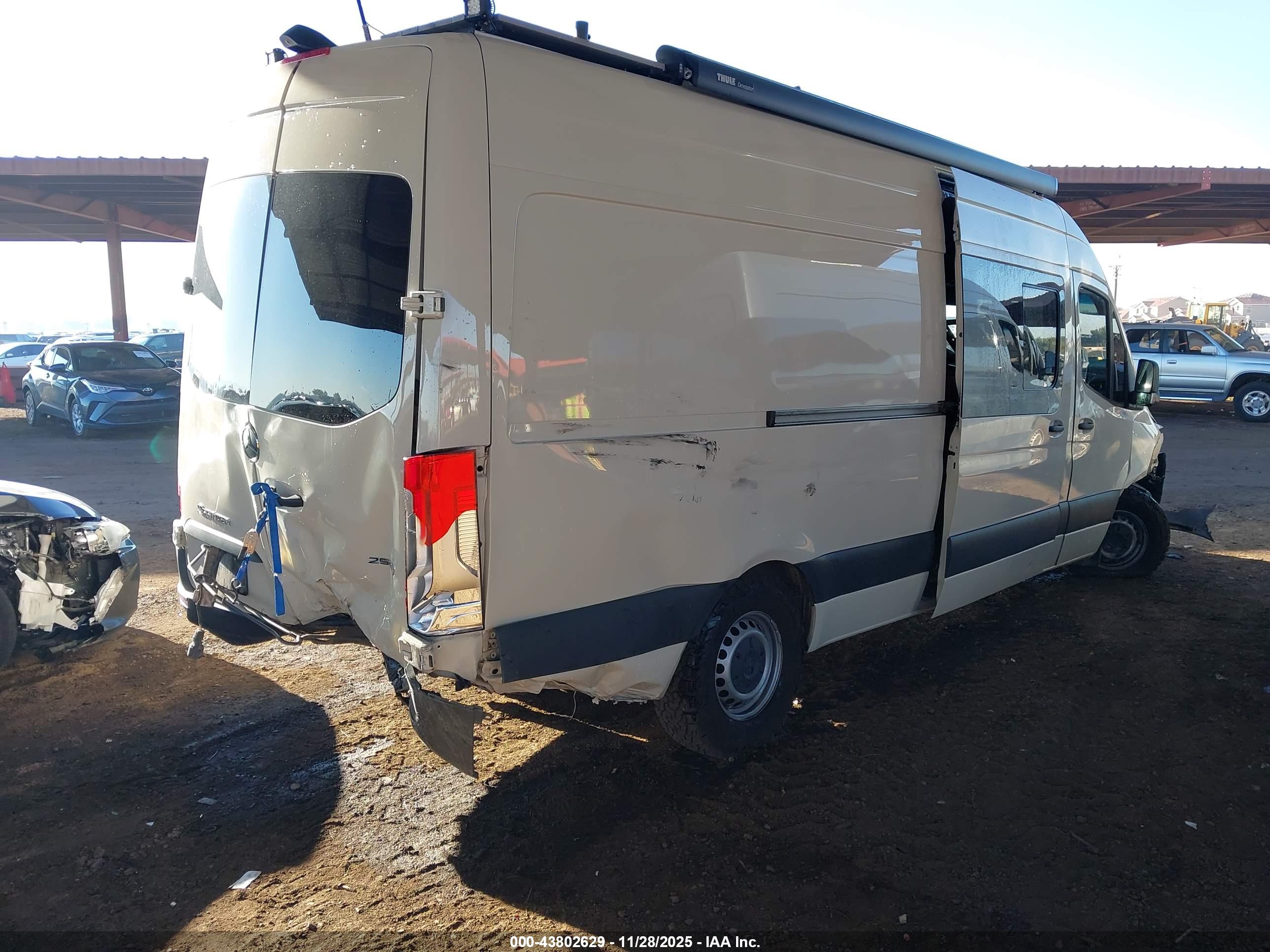 MERCEDES-BENZ SPRINTER image 4