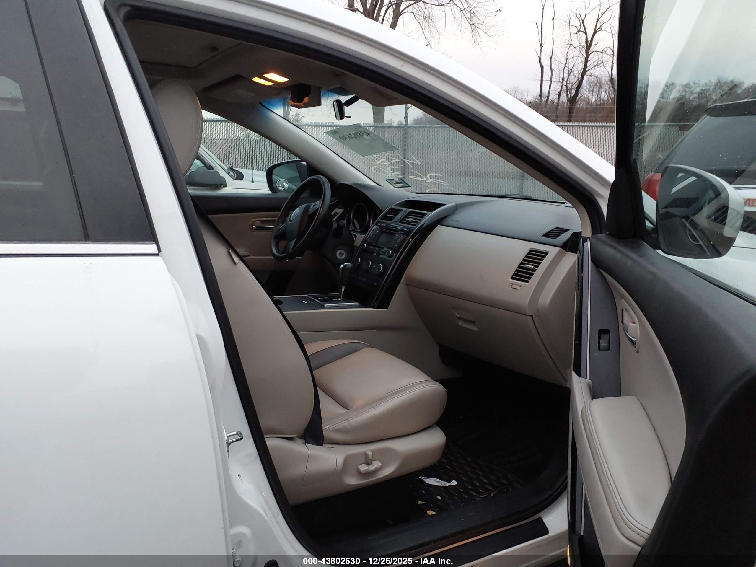 MAZDA CX-9 image 5