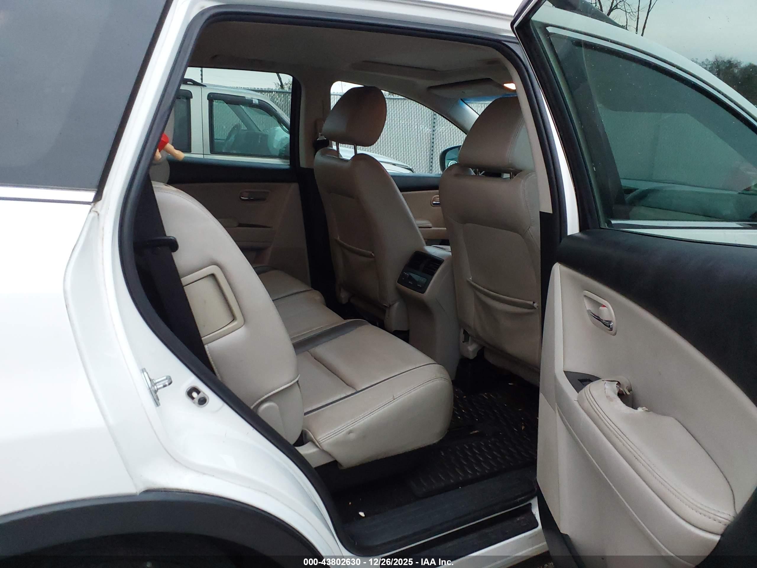 MAZDA CX-9 image 8
