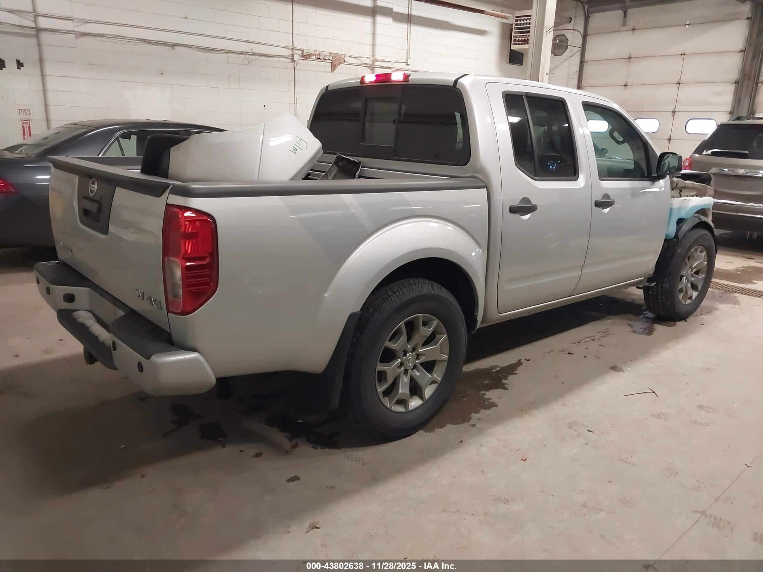 NISSAN FRONTIER image 4