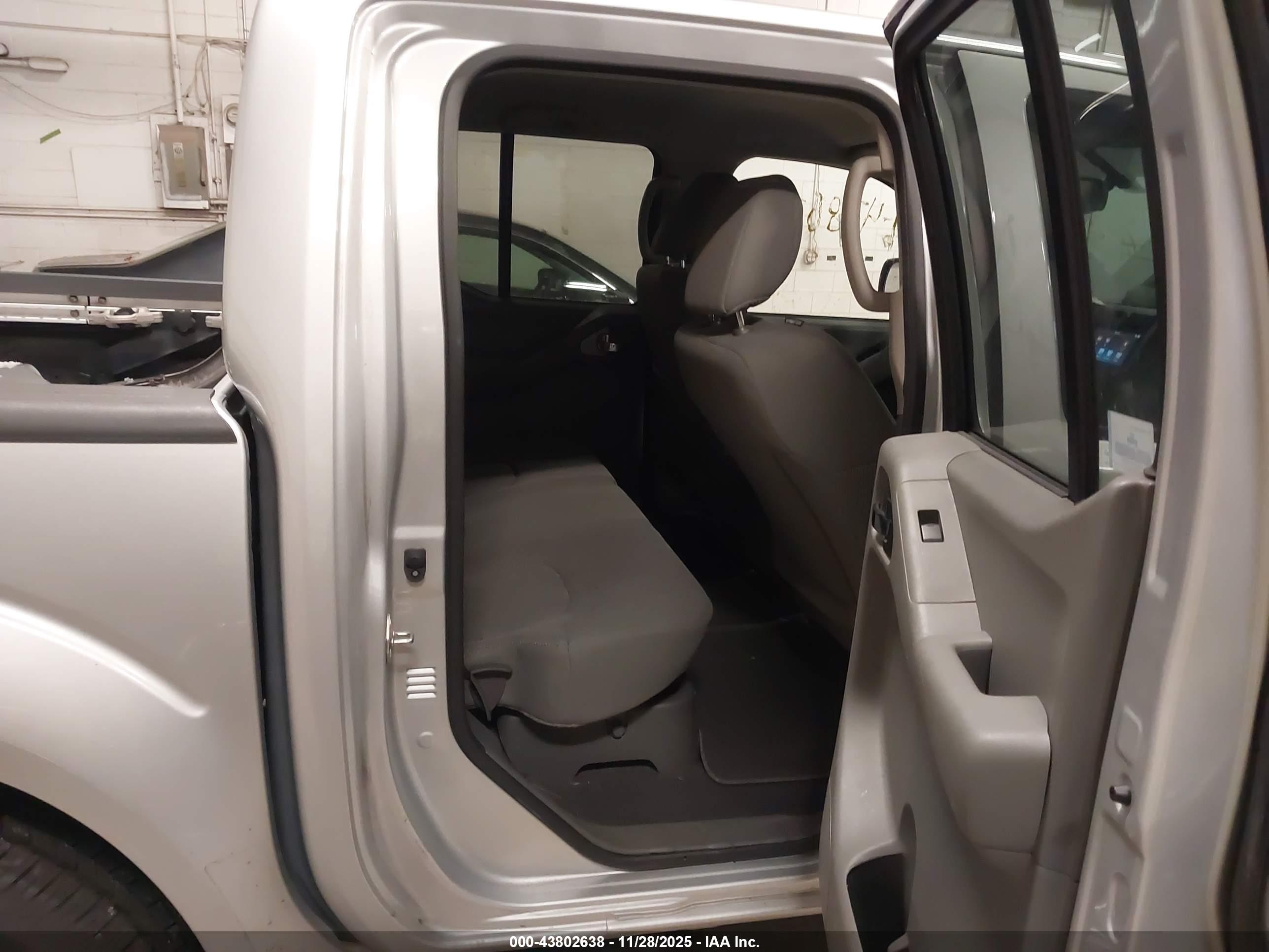 NISSAN FRONTIER image 8