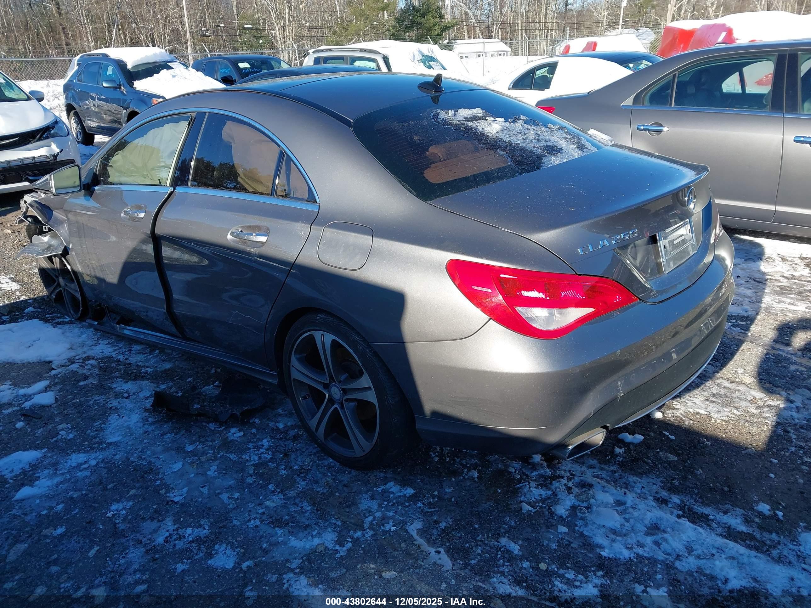 MERCEDES-BENZ CLA image 3